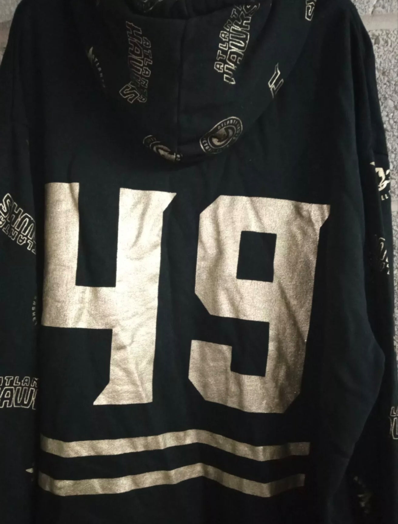 NBA Atlanta Hawks big logo pull over hoodie, black/gold, size Large