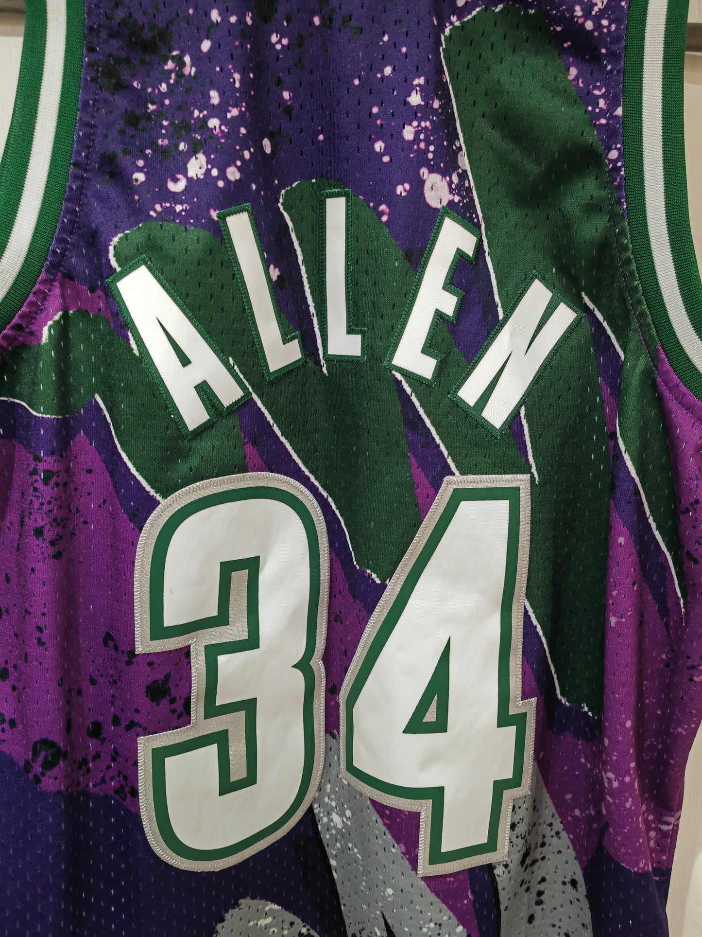 Mitchell & Ness Milwaukee Bucks Hyper Hoops NBA Jersey, #34 Allen, Purple, Medium
