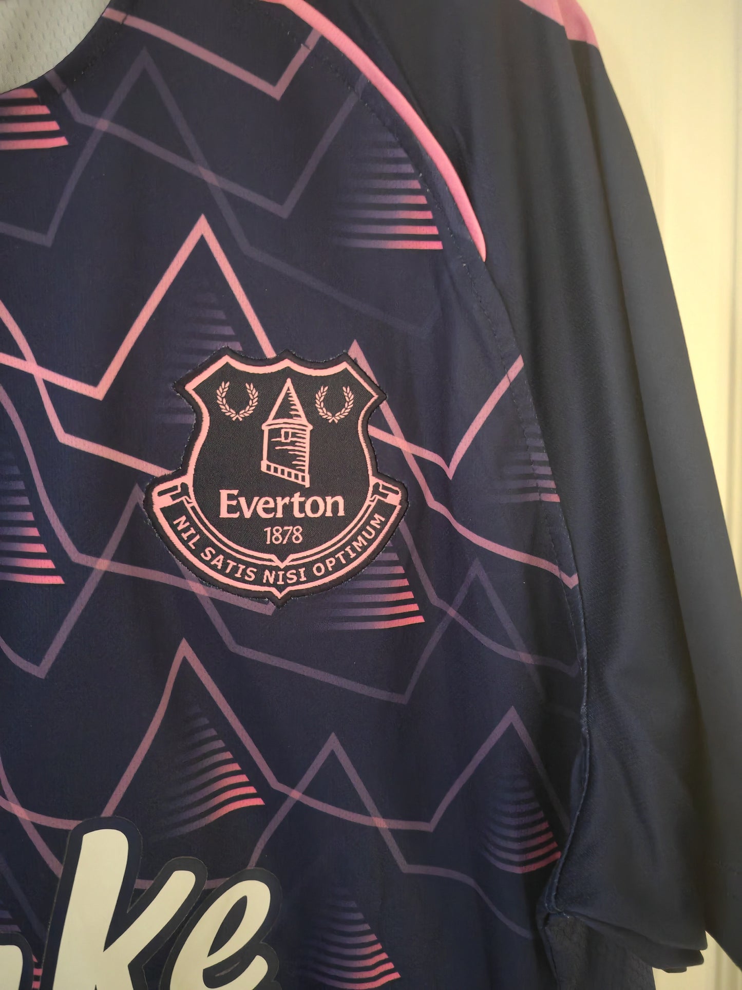 Hummel Everton FC Training/Warm Up Shirt, Navy/Pink, Size XL