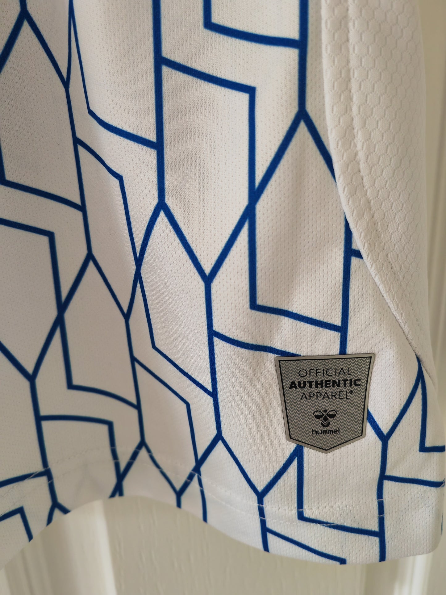 Hummel Everton FC 2023/24 Short Sleeve Training Shirt, White/Blue, Size Large