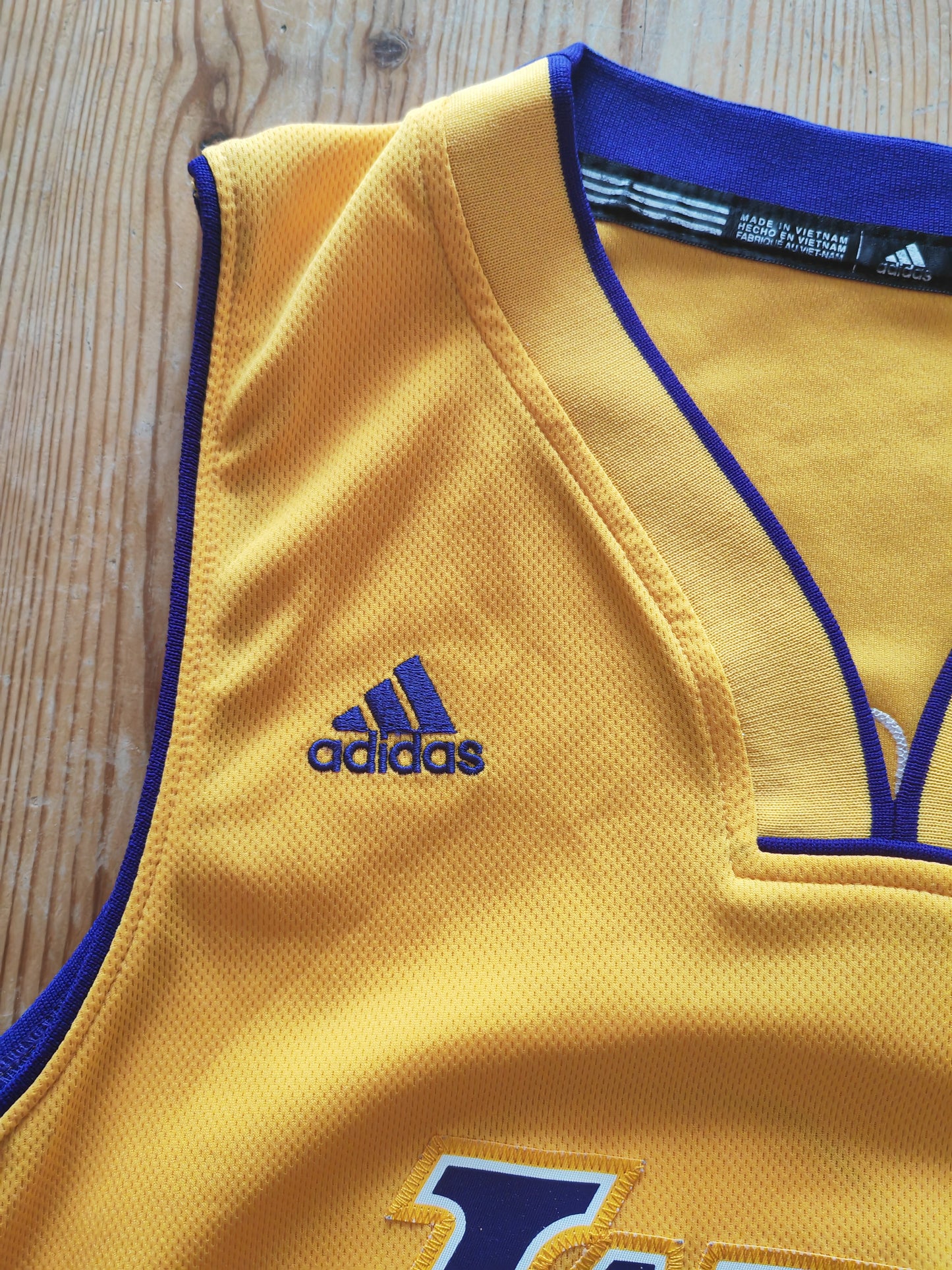 Adidas Los Angeles Lakers NBA Jersey, #16 Gasol, Yellow, Size XS +2 Length