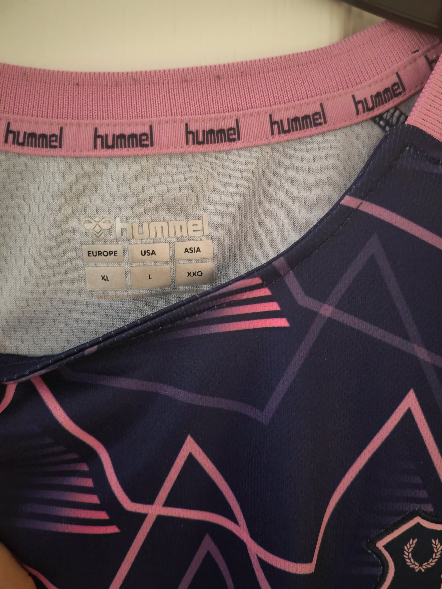 Hummel Everton FC Training/Warm Up Shirt, Navy/Pink, Size XL