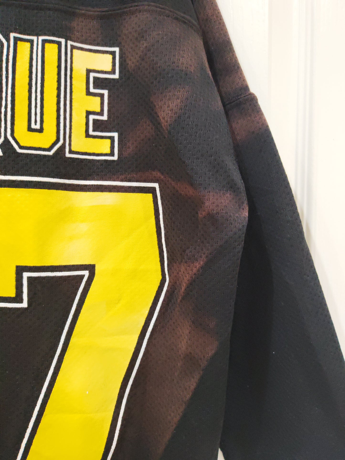 Starter Boston Bruins Jersey Style Fan Top, #77 Boutique, Black, Size S/M