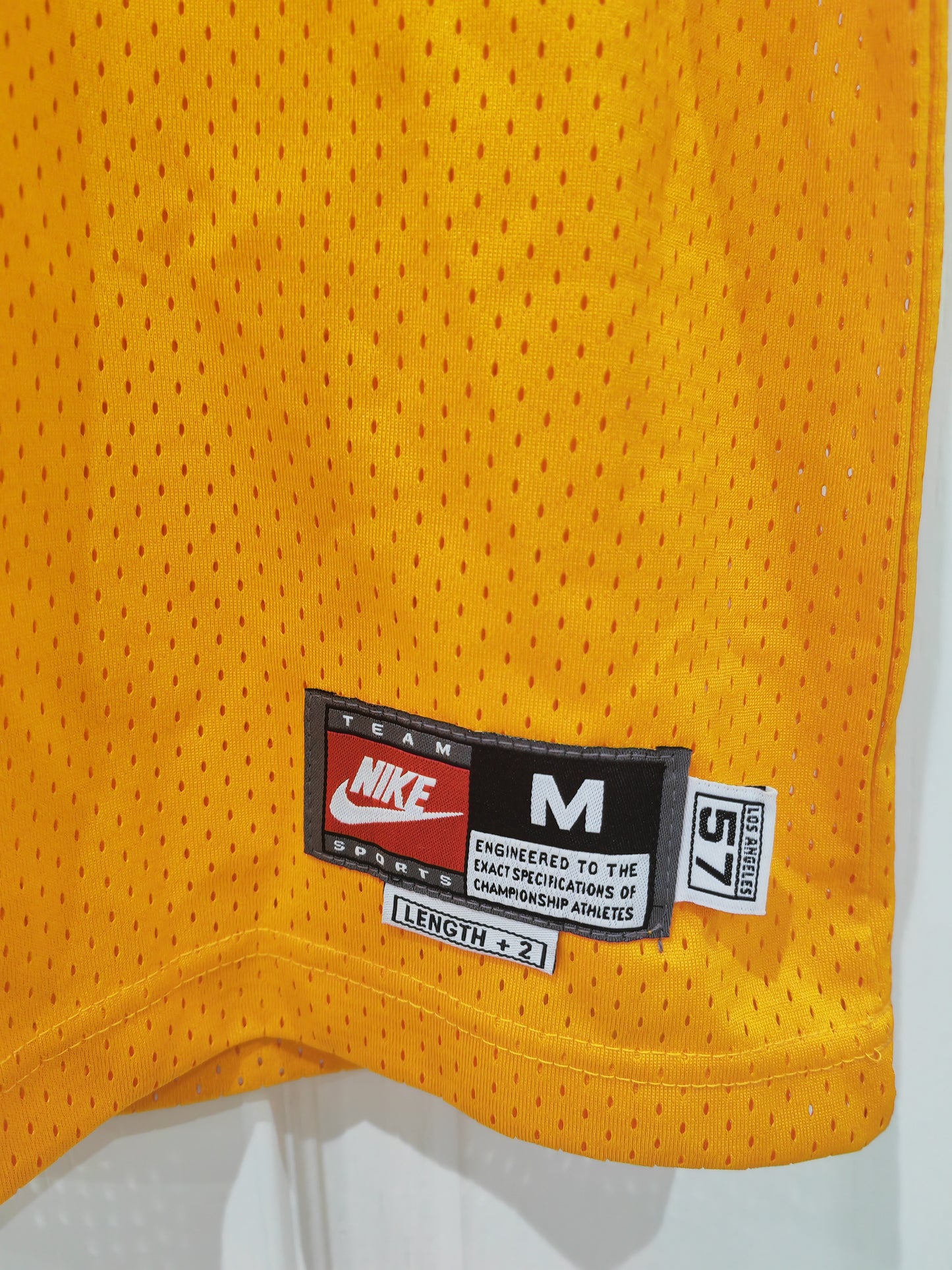 Youth Nike Los Angeles Lakers NBA Jersey, #8 Bryant, Yellow, Size Youth Medium+2 length