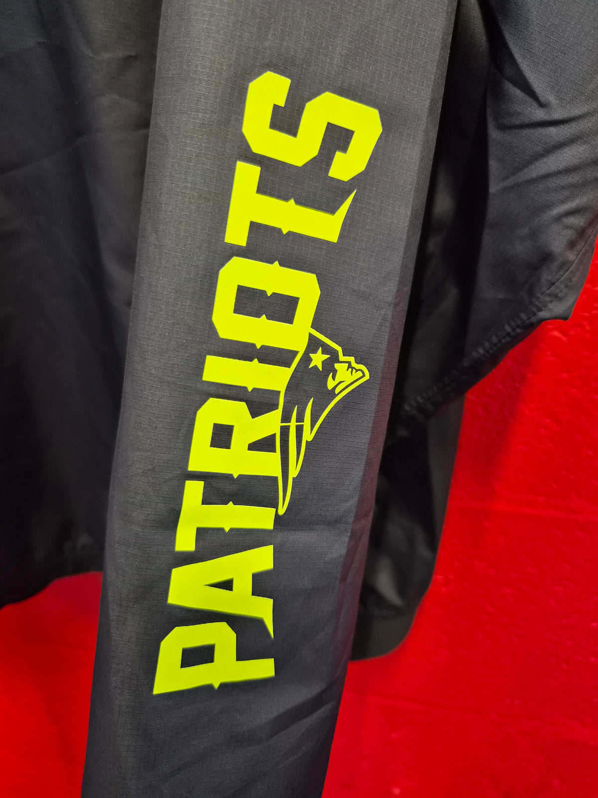 Nike New England Patriots NFL Volt 1/4 Zip Sideline Windbreaker, Black, Size 3XL