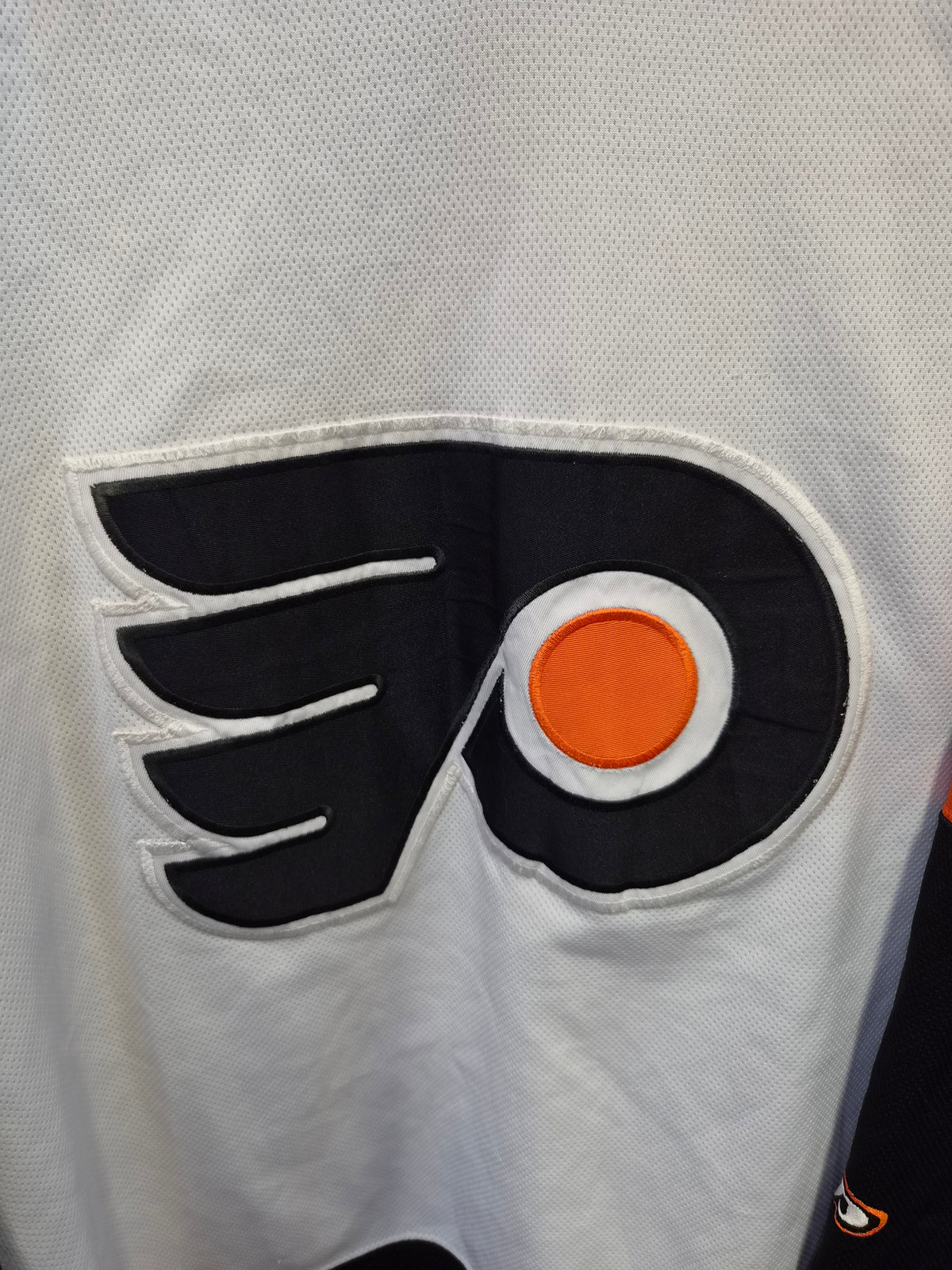 Pro Player Philadelphia Flyers NHL Hockey Jersey, White, Size Medium