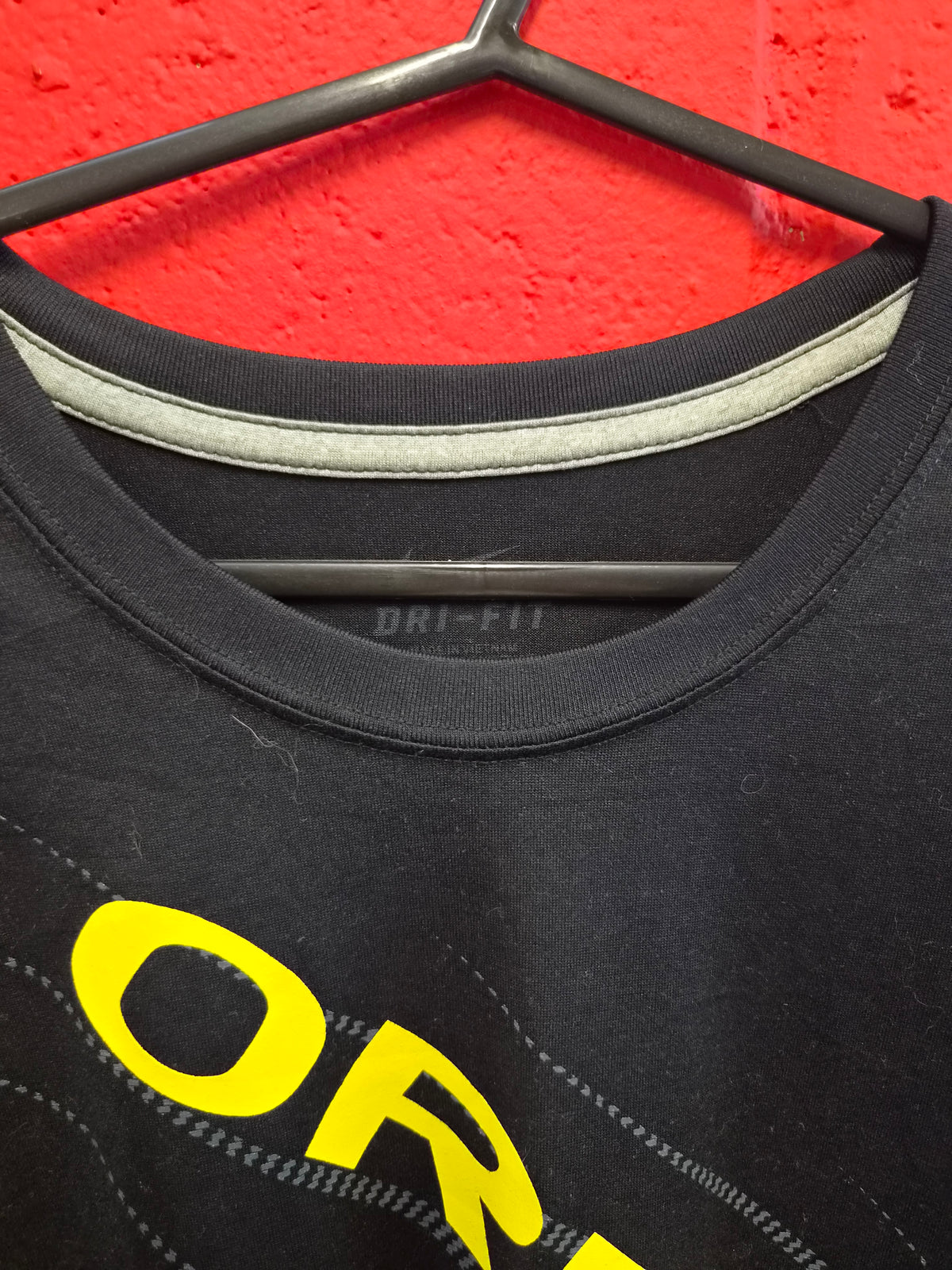 Nike Dri-Fit Oregon Ducks NCAA Short Sleeve T Shirt, Black, Size Medium