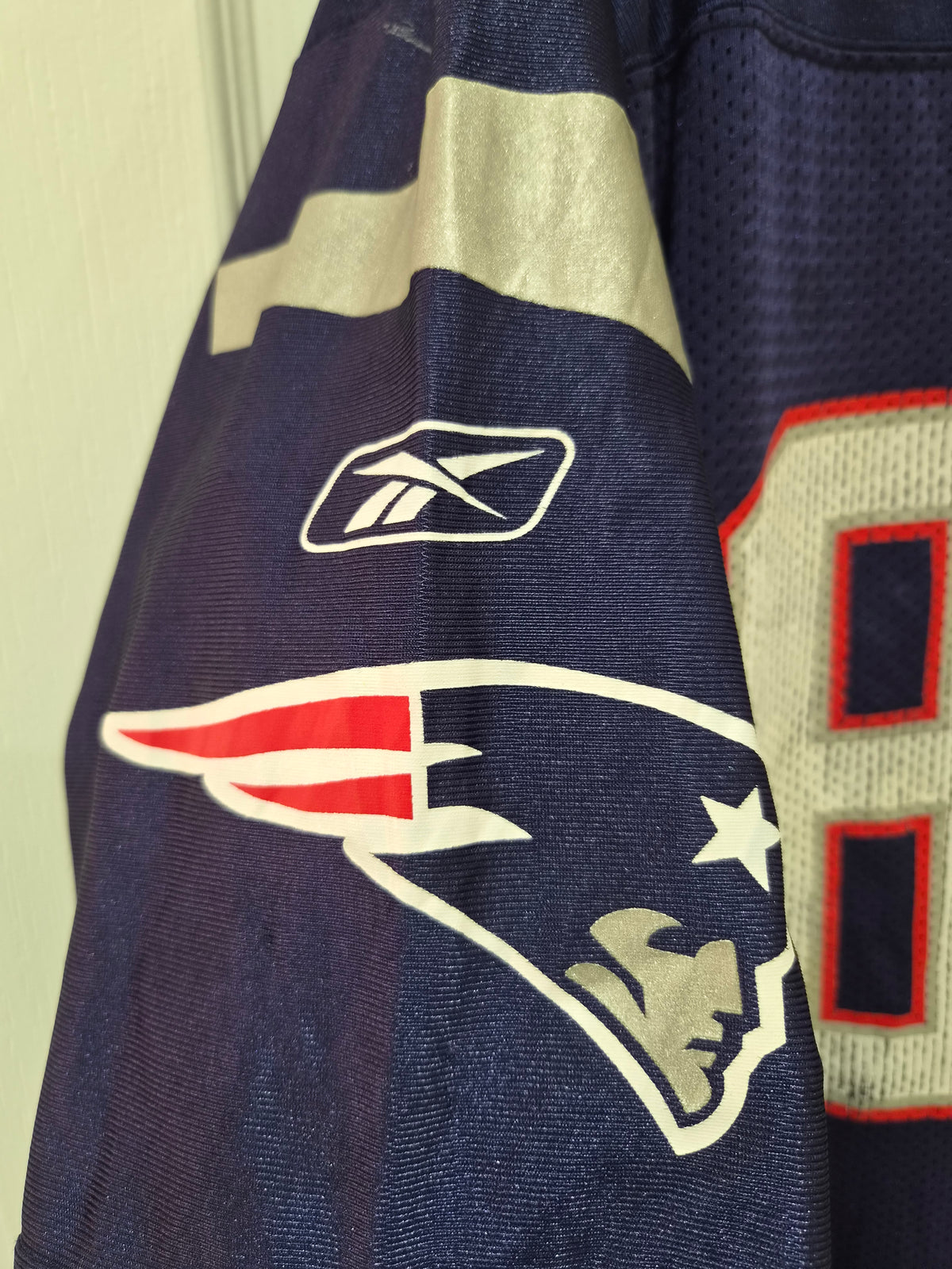 Reebok New England Patriots NFL Jersey, #81 Moss, Navy, Size XL