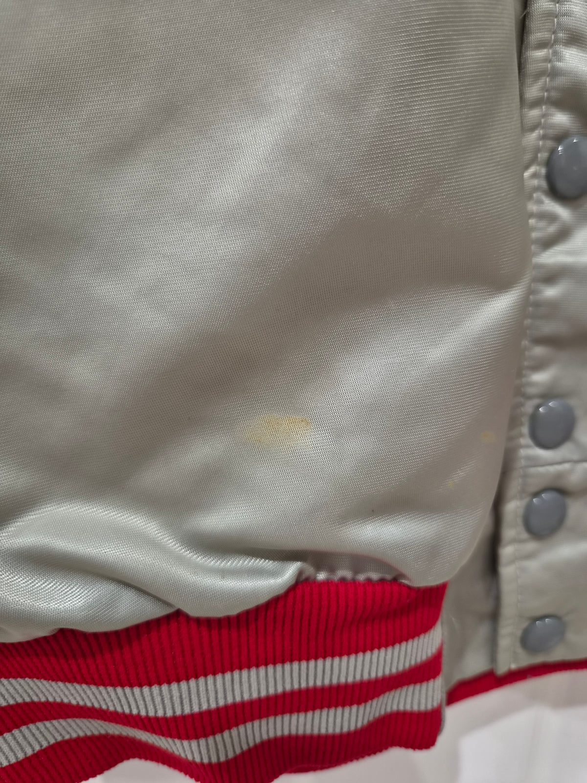 Pyramid Vintage Ohio State Buckeyes Snap Bomber Jacket, Light Grey/Red, Size S/M