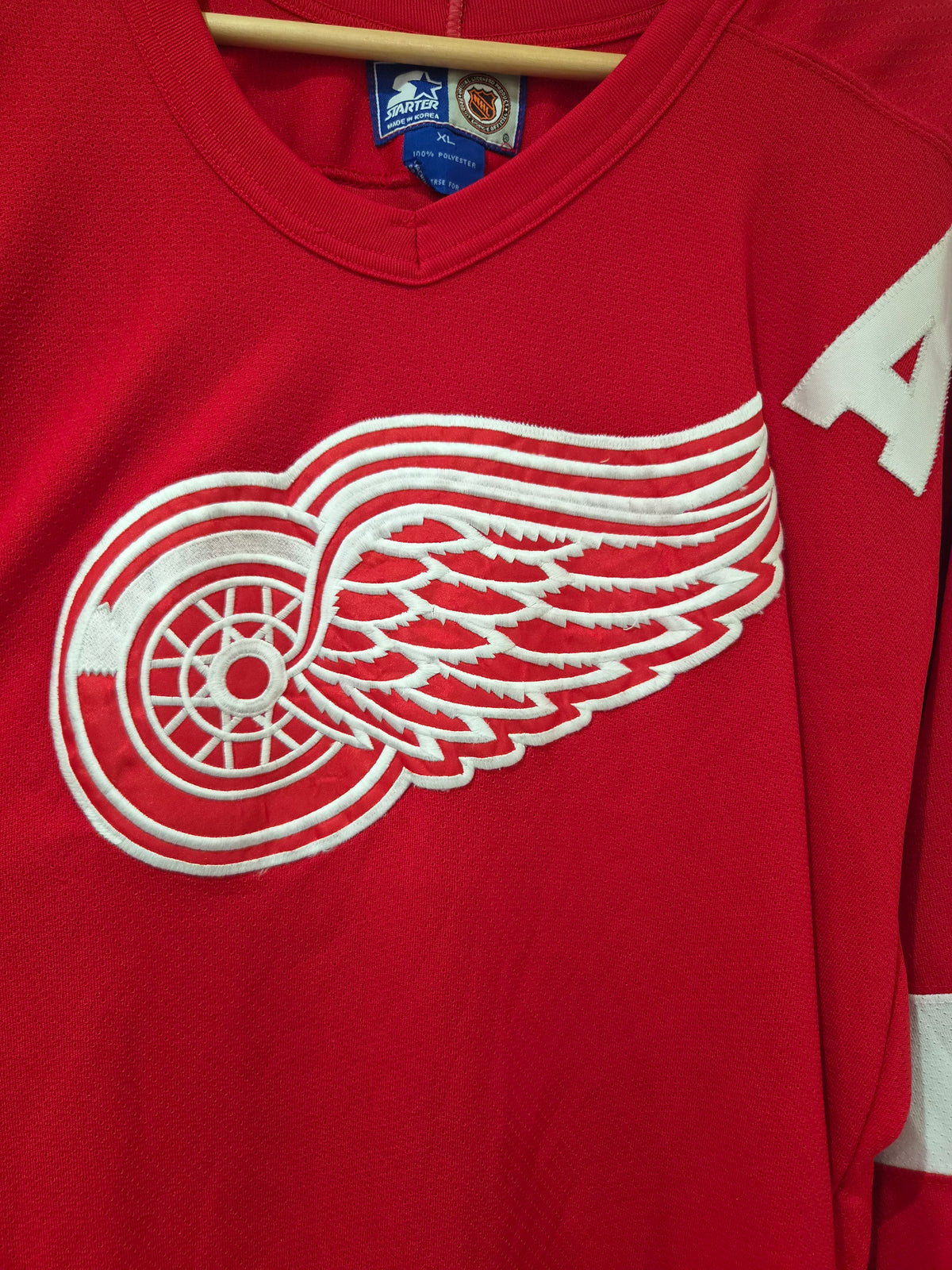 Starter Detroit Red Wings NHL Hockey Jersey, #77 Coffey, Red, Size XL
