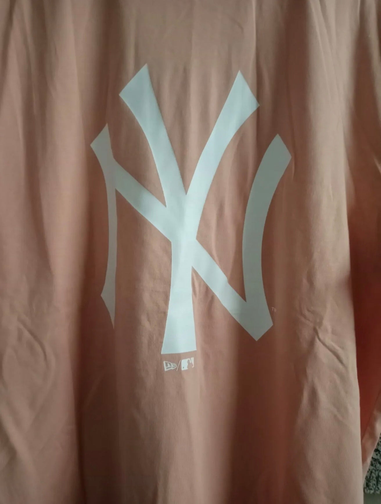 New Era, New York Yankees MLB Baseball, big logo t shirt, pink, size Medium