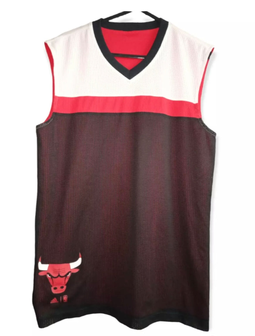 Adidas Chicago Bulls NBA reversible training vest, red/black/white, size Small