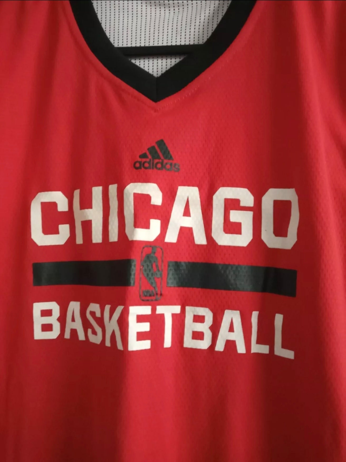 Adidas Chicago Bulls NBA reversible training vest, red/black/white, size Small