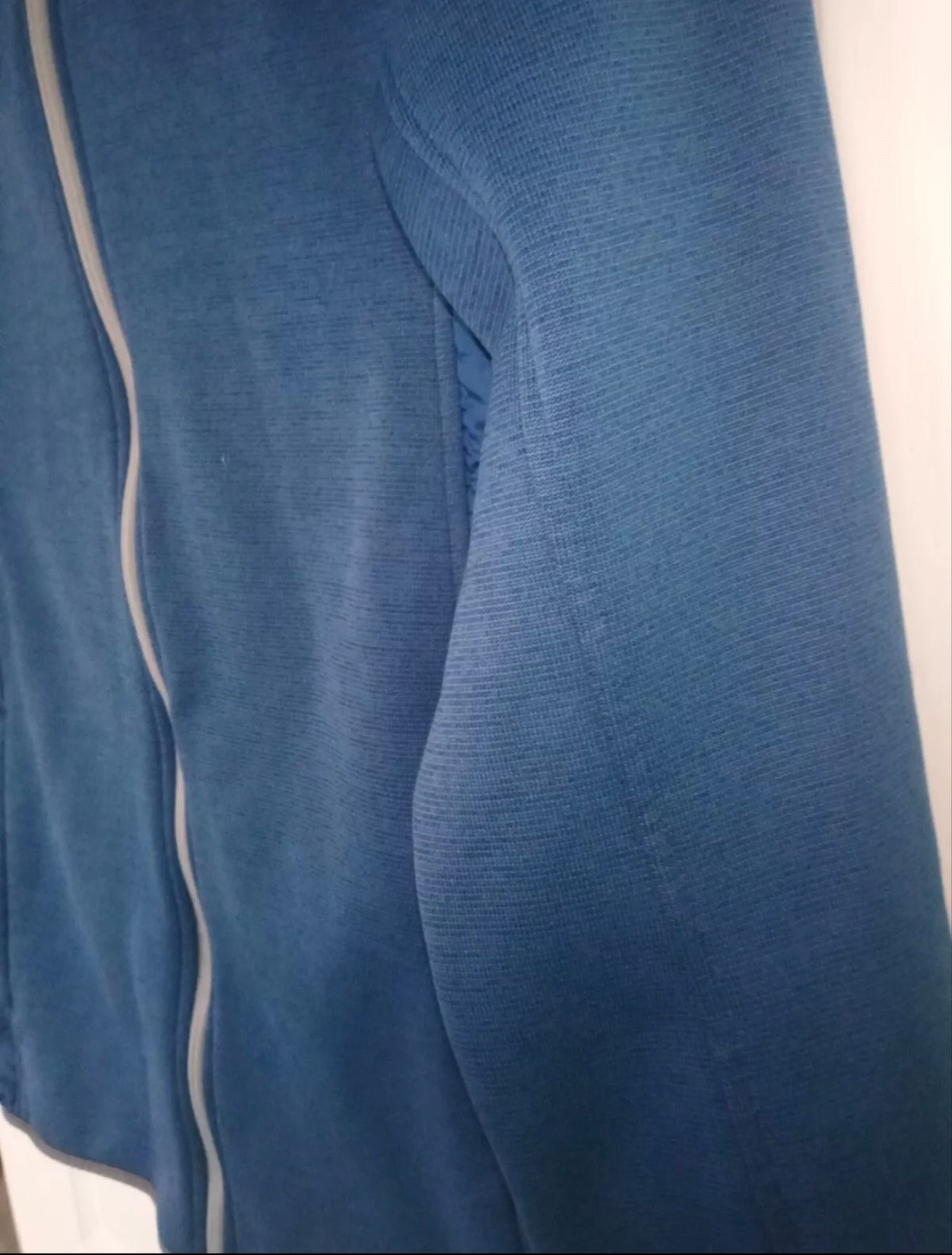 Under Armour thick, loose, jacket/hoodie, blue, size Small