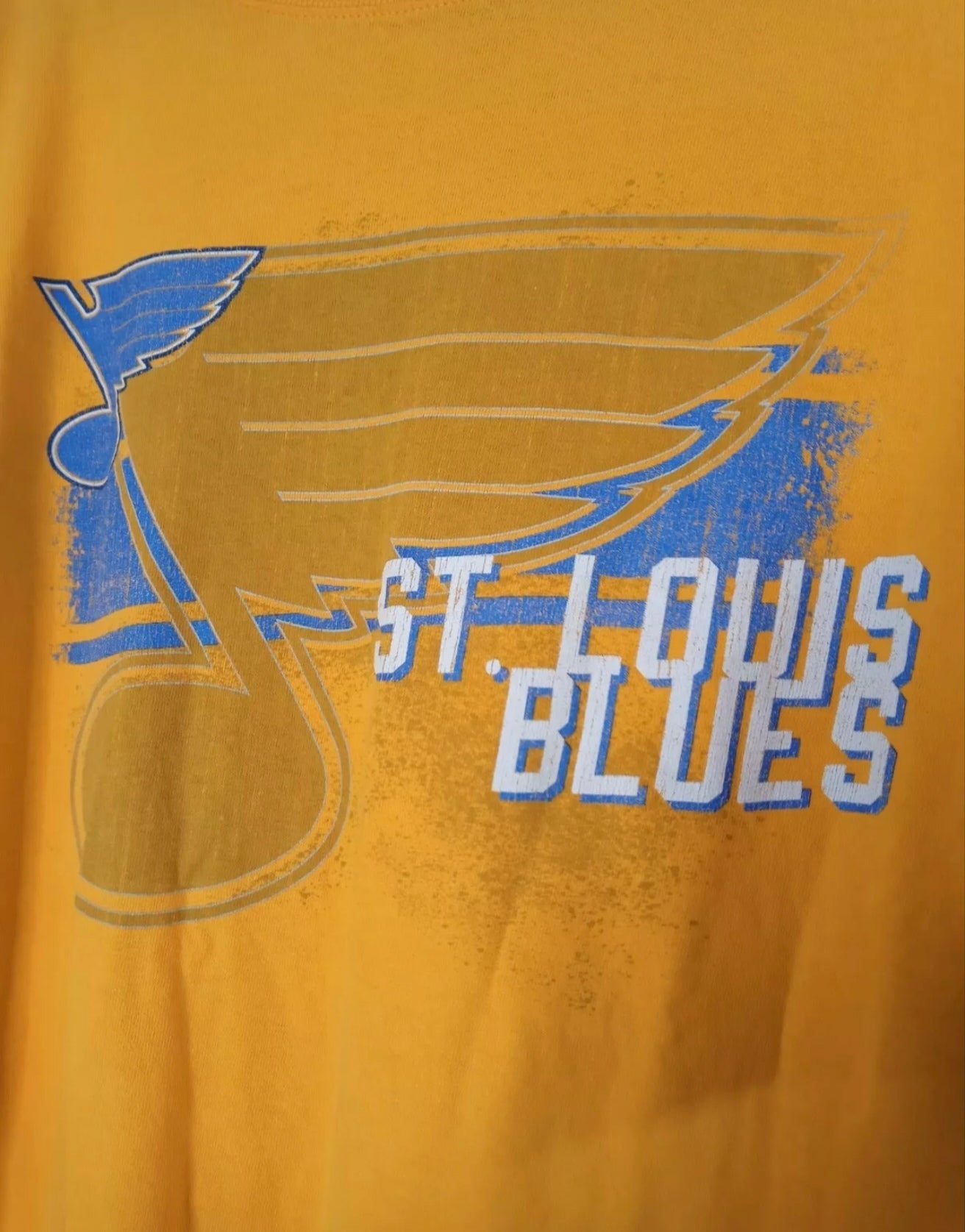 NHL St Louis Blues ice hockey t shirt, yellow, size Large