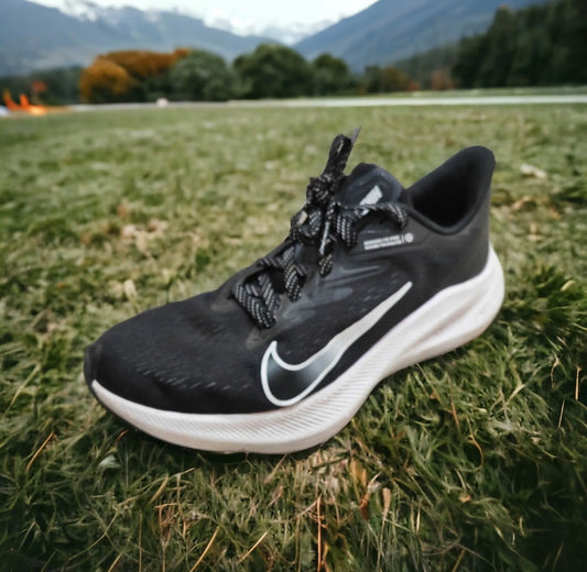 Women's Nike Winflo Running Trainers, Black/White, Size 6