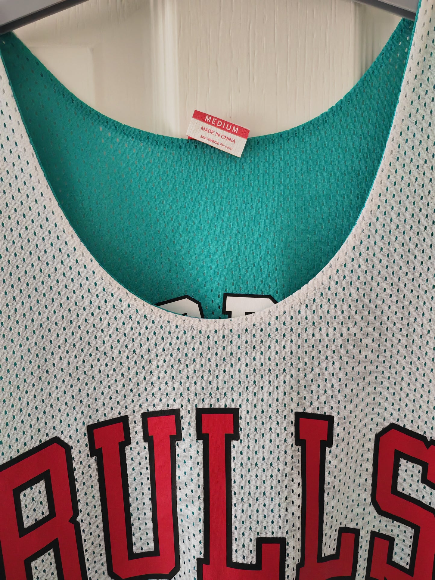 Mitchell & Ness Chicago Bulls/NBA All Star Reversible Jersey, #33 Pippen, Size Medium