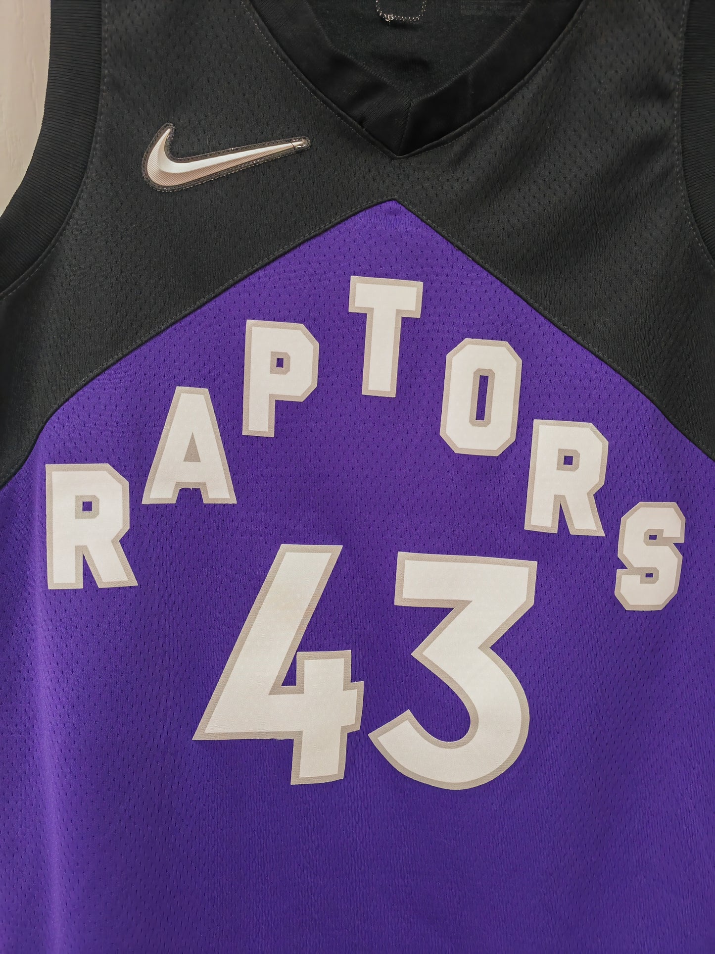 Nike Toronto Raptors NBA Earned Edition, #43 Siakam, Purple/Black, Size Medium