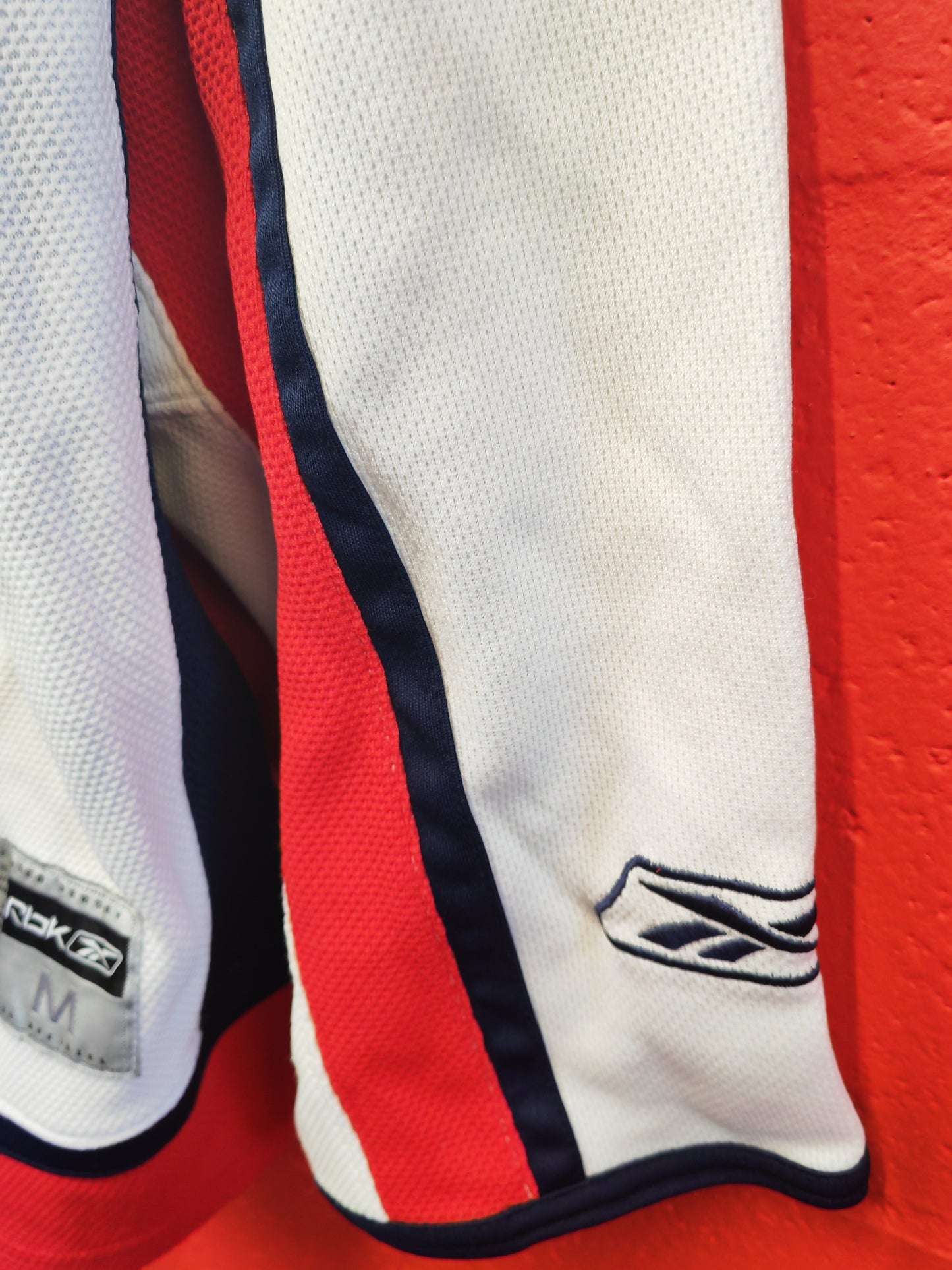 Reebok Washington Capitals NHL Hockey Jersey, White, Size Medium