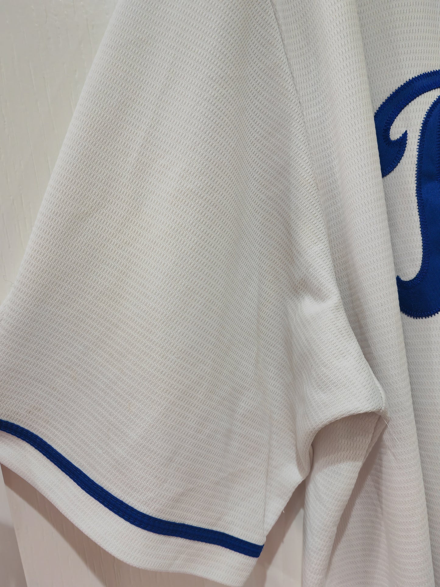 Majestic Kansas City Royals MLB Jersey, #07 Carnegie, White, Size Large