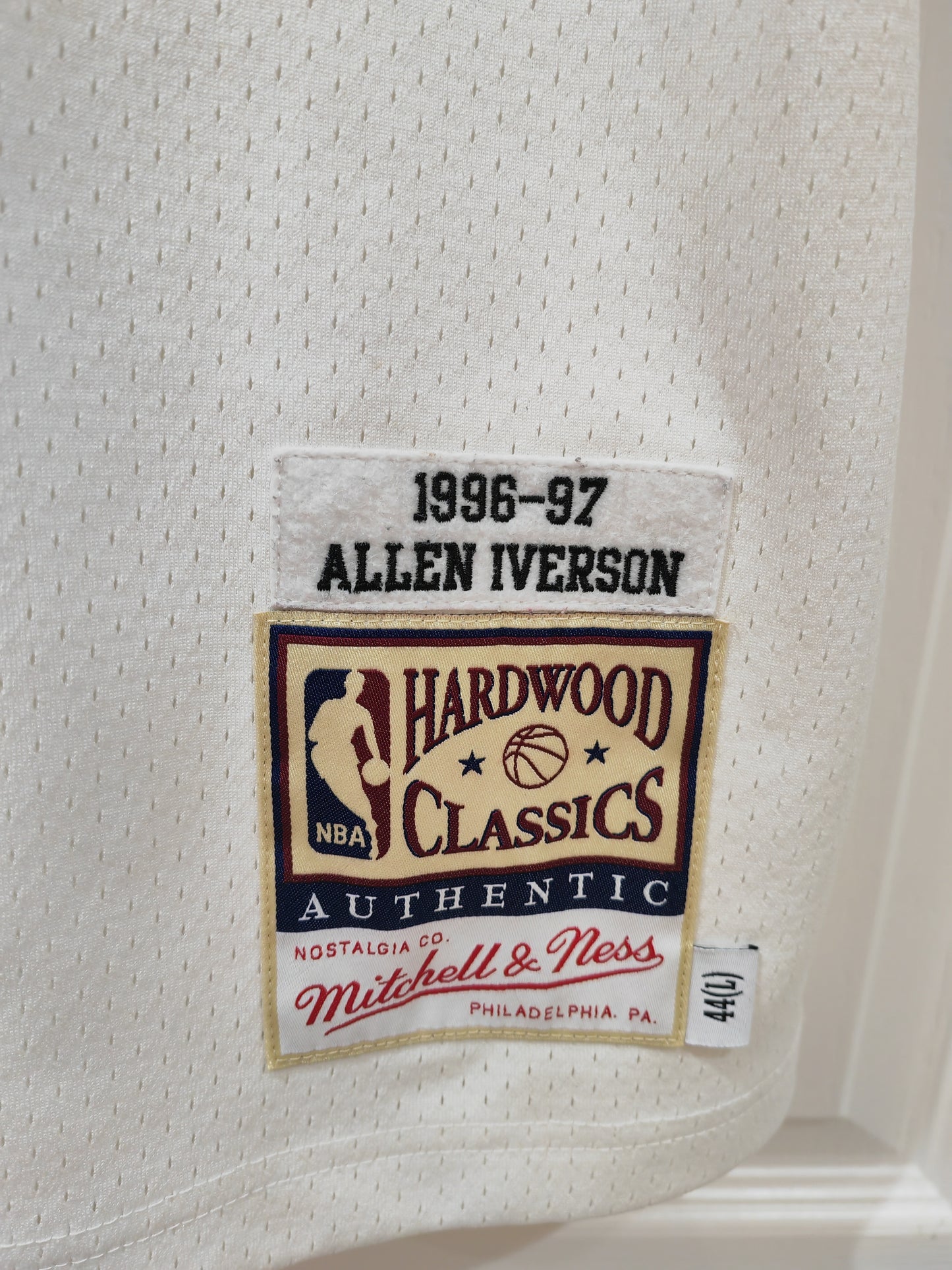 Mitchell & Ness Authentic Philadelphia 76ers 1996/97 Jersey, #3 Iverson, Size Large