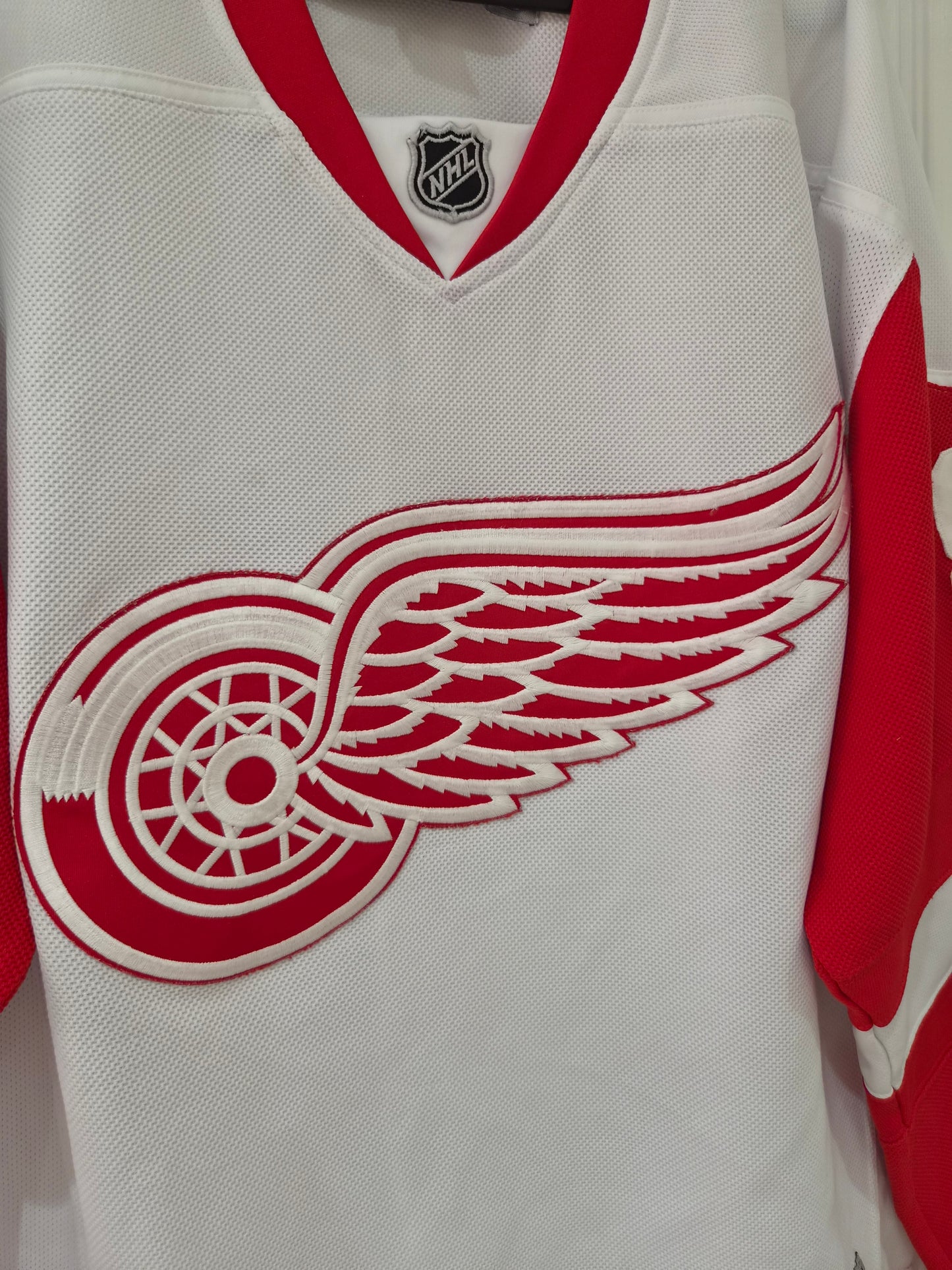 Reebok Detroit Red Wings NHL Jersey, #81 Hossa, White/Red, Size Medium