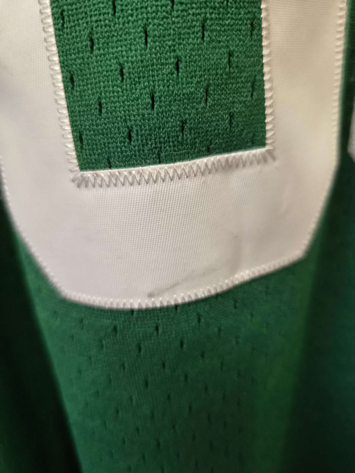 Mitchell & Ness Boston Celtics 1985-86 NBA Jersey, #00 Parish. Green, Size XL