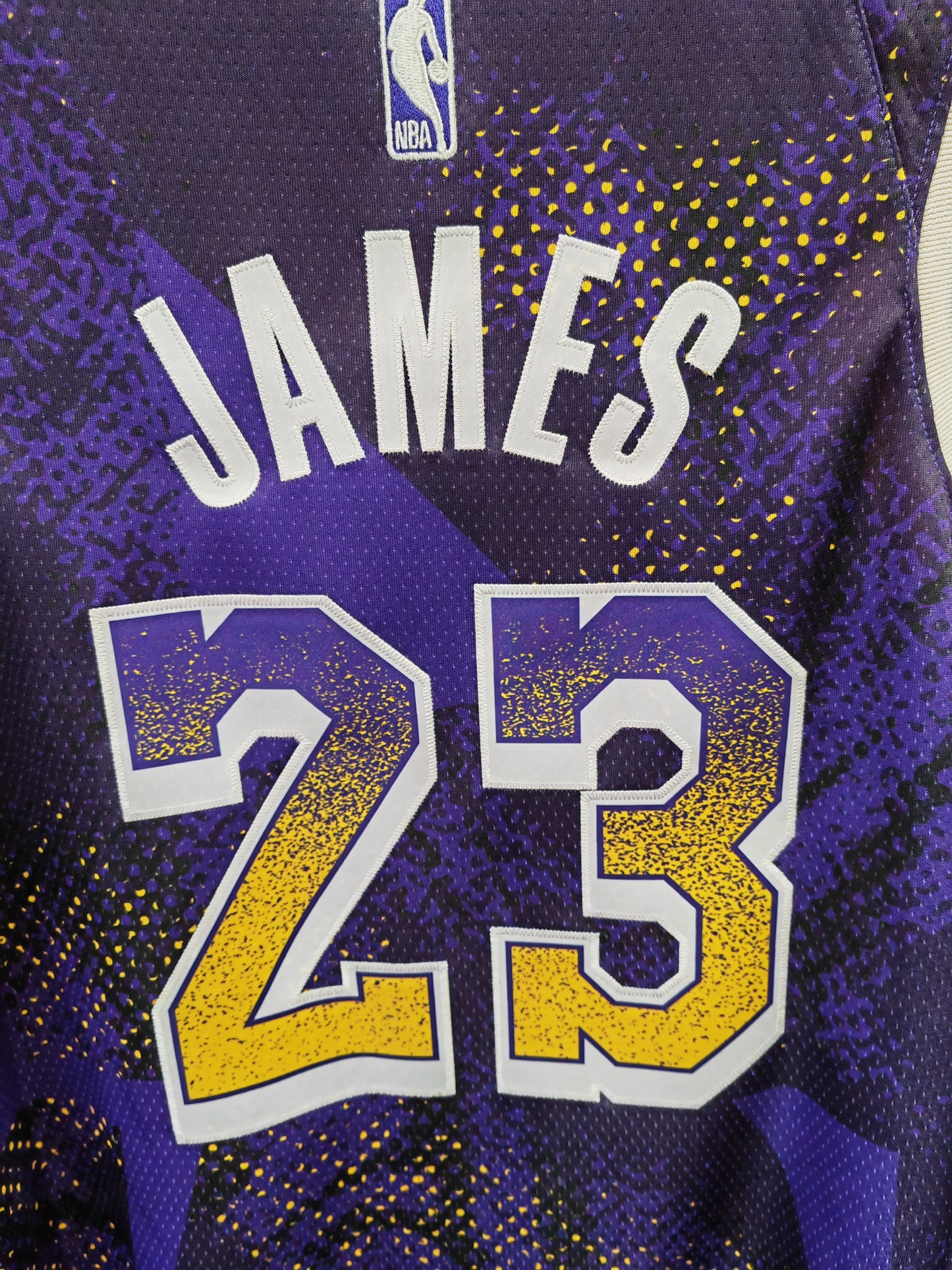 Nike Los Angeles Lakers Select Series NBA Jersey, #23 James, Purple, Size Small