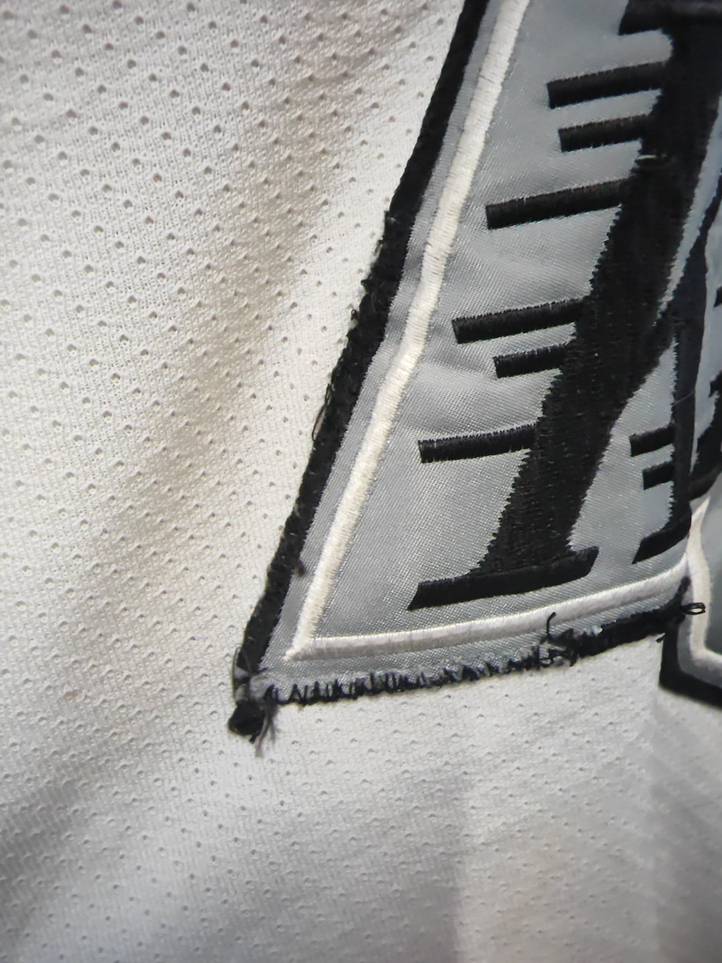 Starter Los Angeles Kings NHL Hockey Jersey, White, Size XL