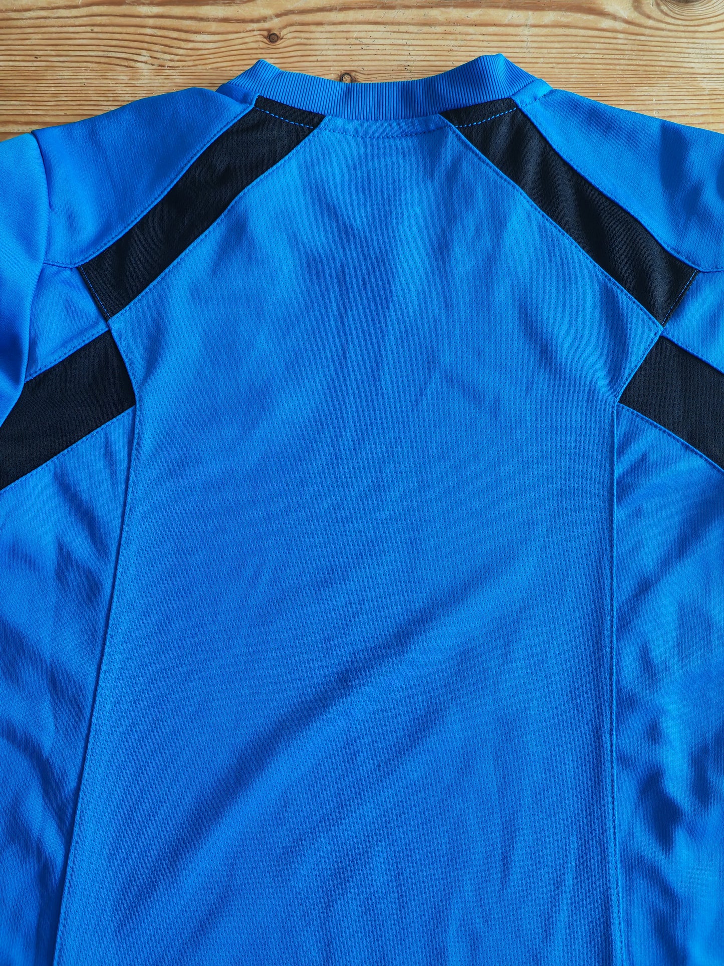Youth Umbro Everton FC training Shirt, Blue, Size YM