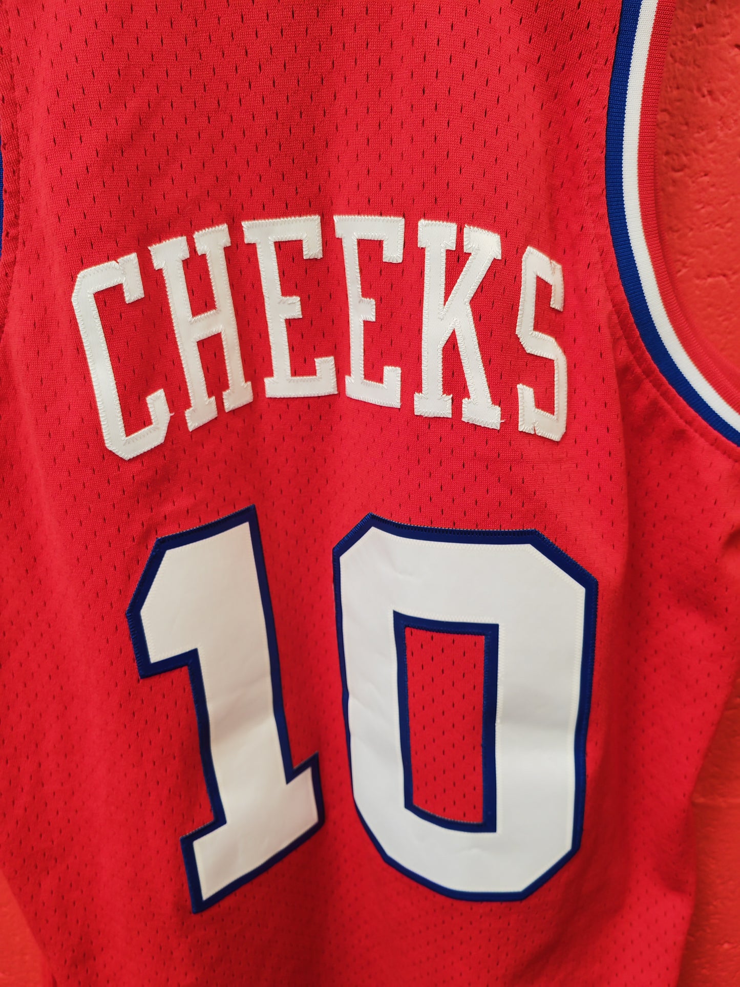 Mitchell & Ness Philadelphia 76ers 1982-83 Jersey, #10 Cheeks, Red, Size Medium
