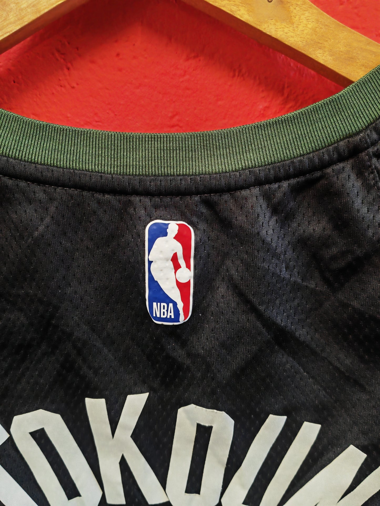Nike Milwaukee Bucks NBA Jersey, #34 Antetokounmpo, Black, Size Medium