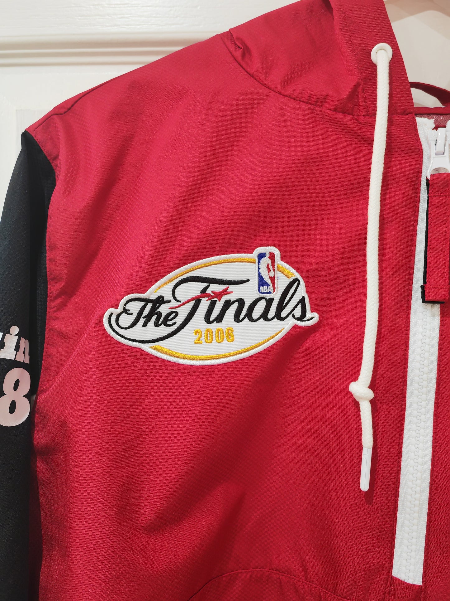 Mitchell & Ness Miami Heat 2006 NBA Finals 1/2 Zip Pullover Windbreaker Jacket,Size Small