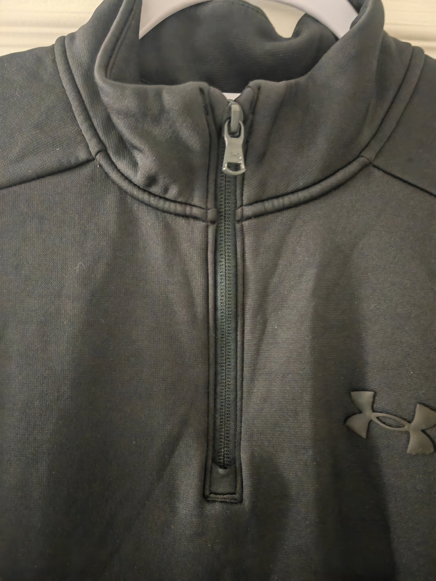 Under Armour 1/4 Zip Long Sleeve Training Sweatshirt, Black, Size Medium