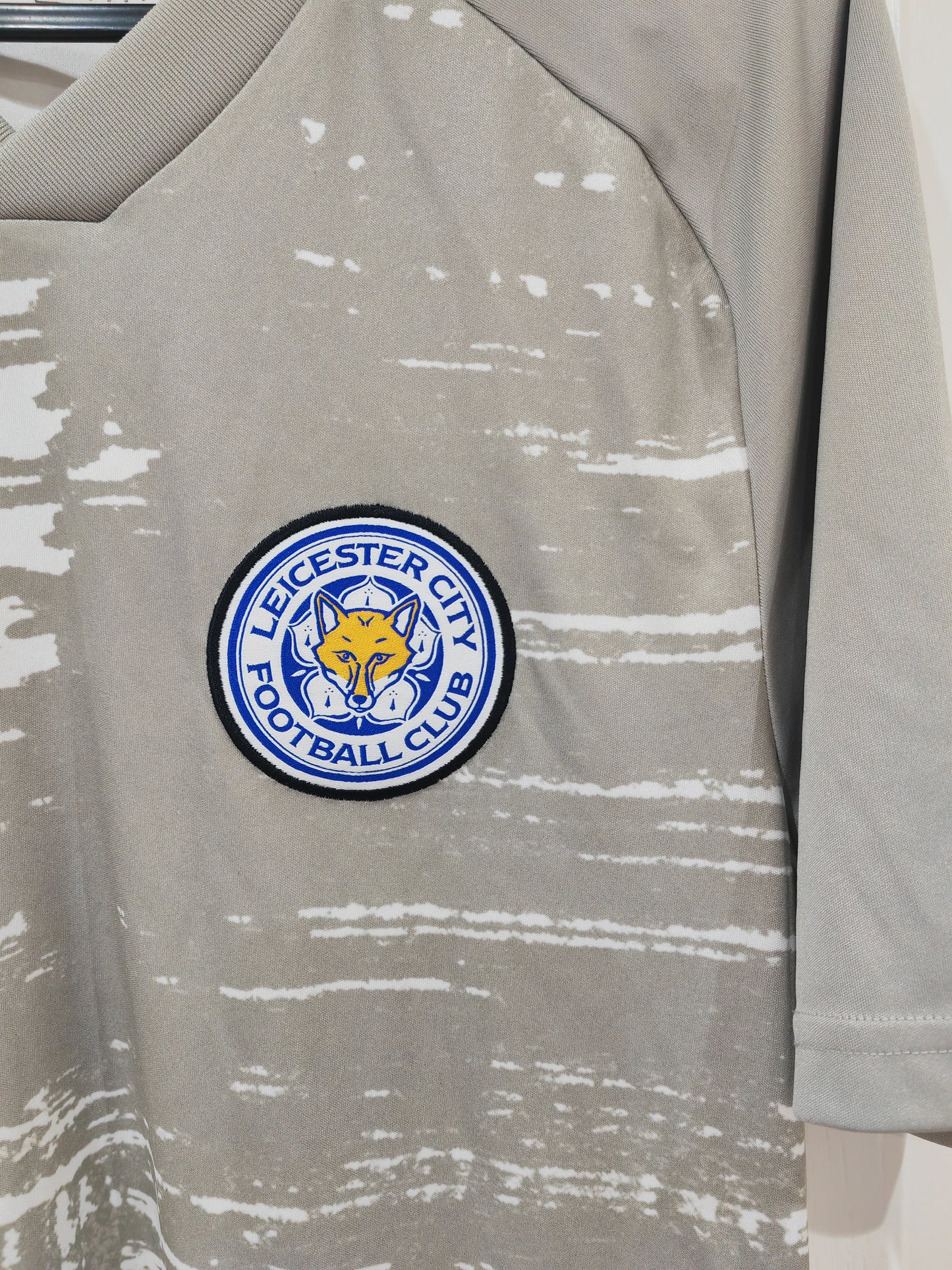 Adidas Leicester City FC Short Sleeve Training Shirt, Grey/White, Size Small