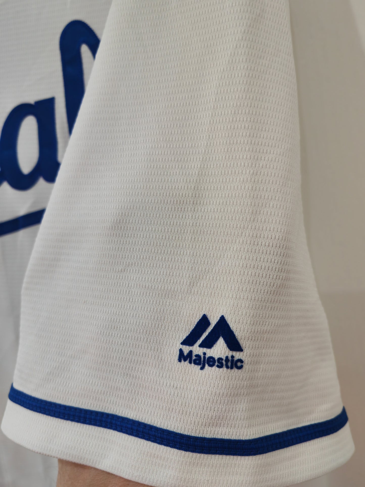 Majestic Kansas City Royals MLB Jersey, #07 Carnegie, White, Size Large