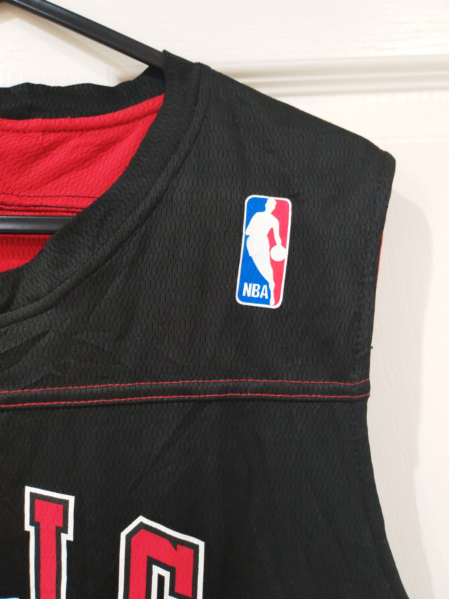 Alleson Athletic Chicago Bulls NBA Reversible Training Jersey, Black/Red, Size Small