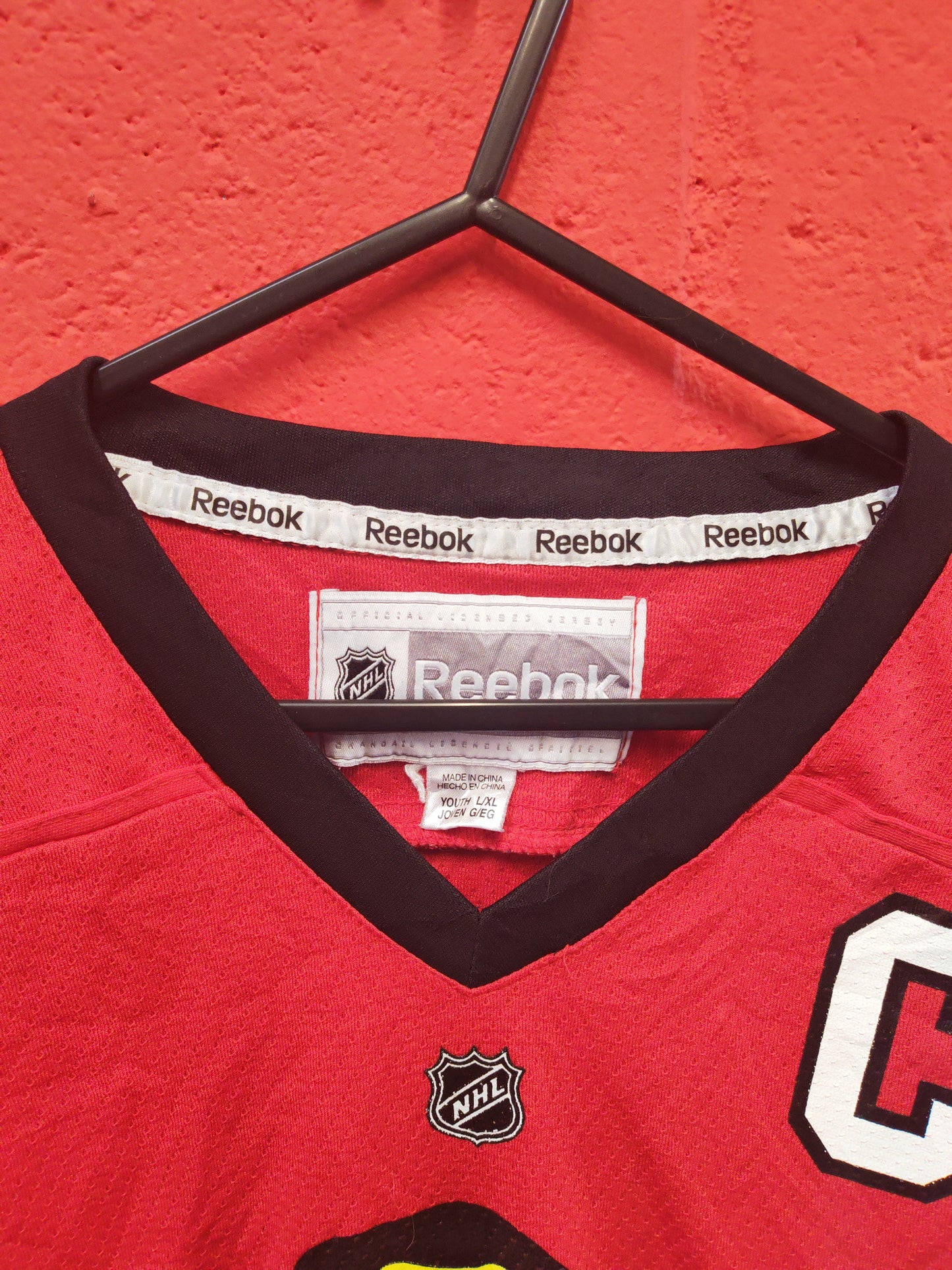 Youth Reebok Chicago Blackhawks NHL Hockey Jersey, #19 Toews, Red, Size YL/XL