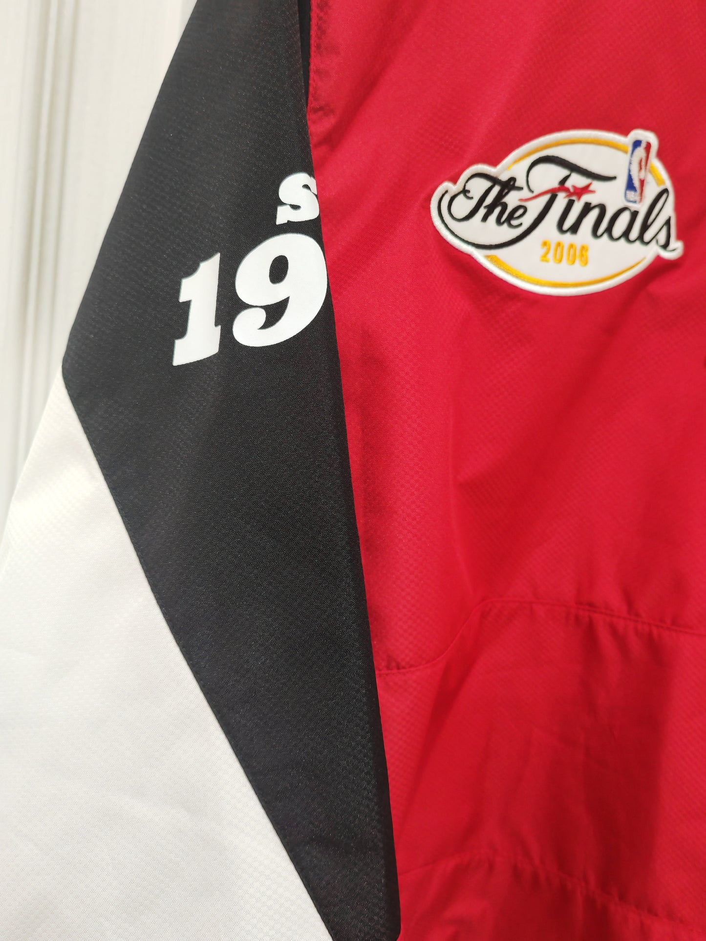 Mitchell & Ness Miami Heat 2006 NBA Finals 1/2 Zip Pullover Windbreaker Jacket,Size Small