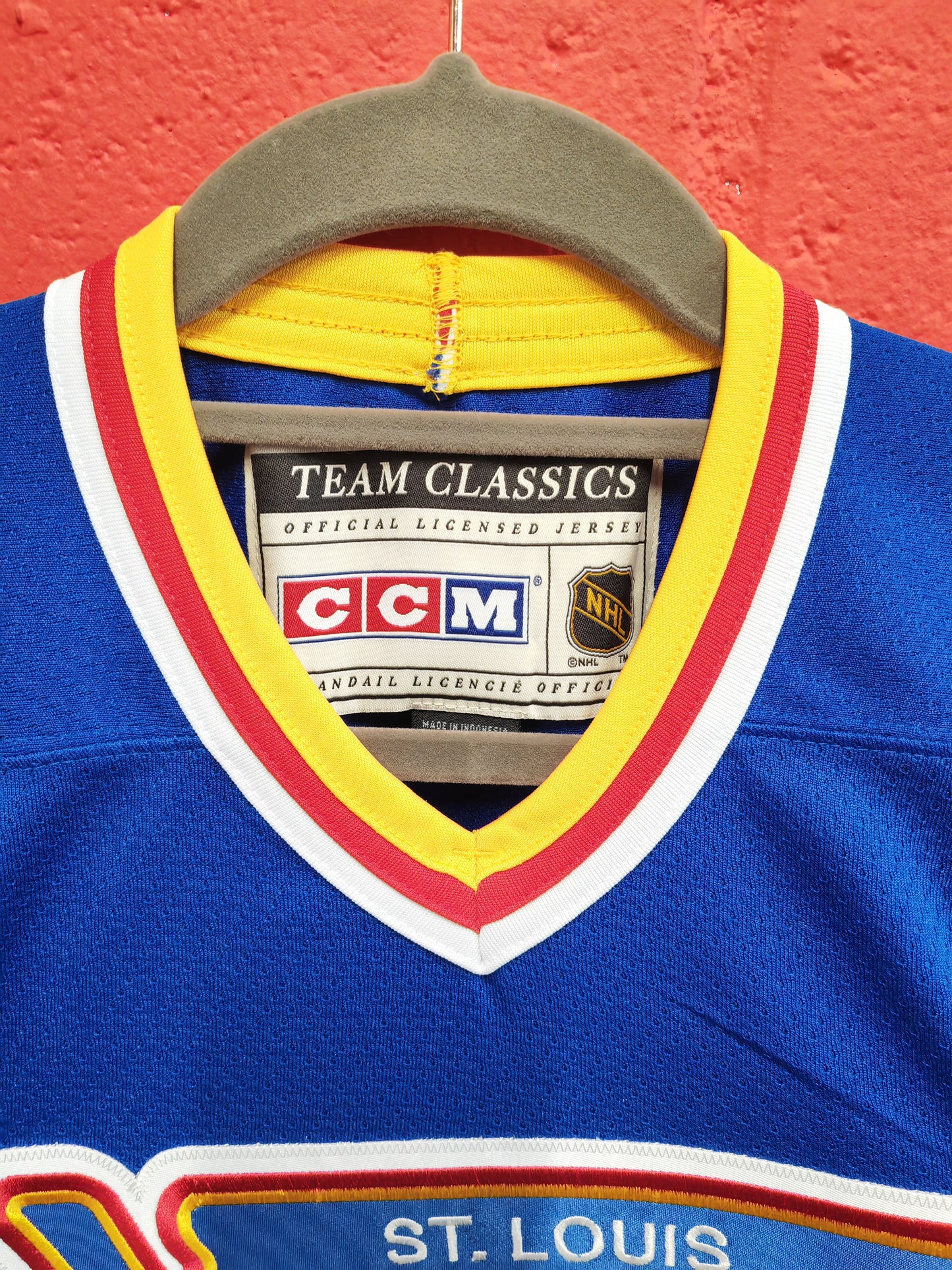 CCM St Louis Blues Team Classics NHL Jersey, Blue, Size 44 M/L