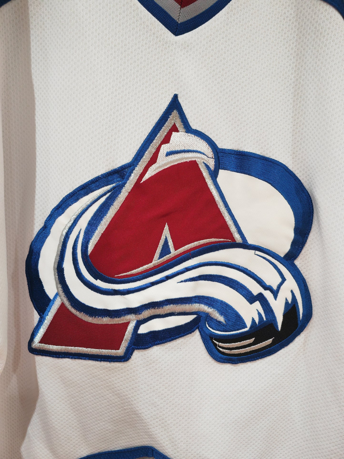 Starter Colorado Avalanche NHL Hockey Jersey, White, Size Medium