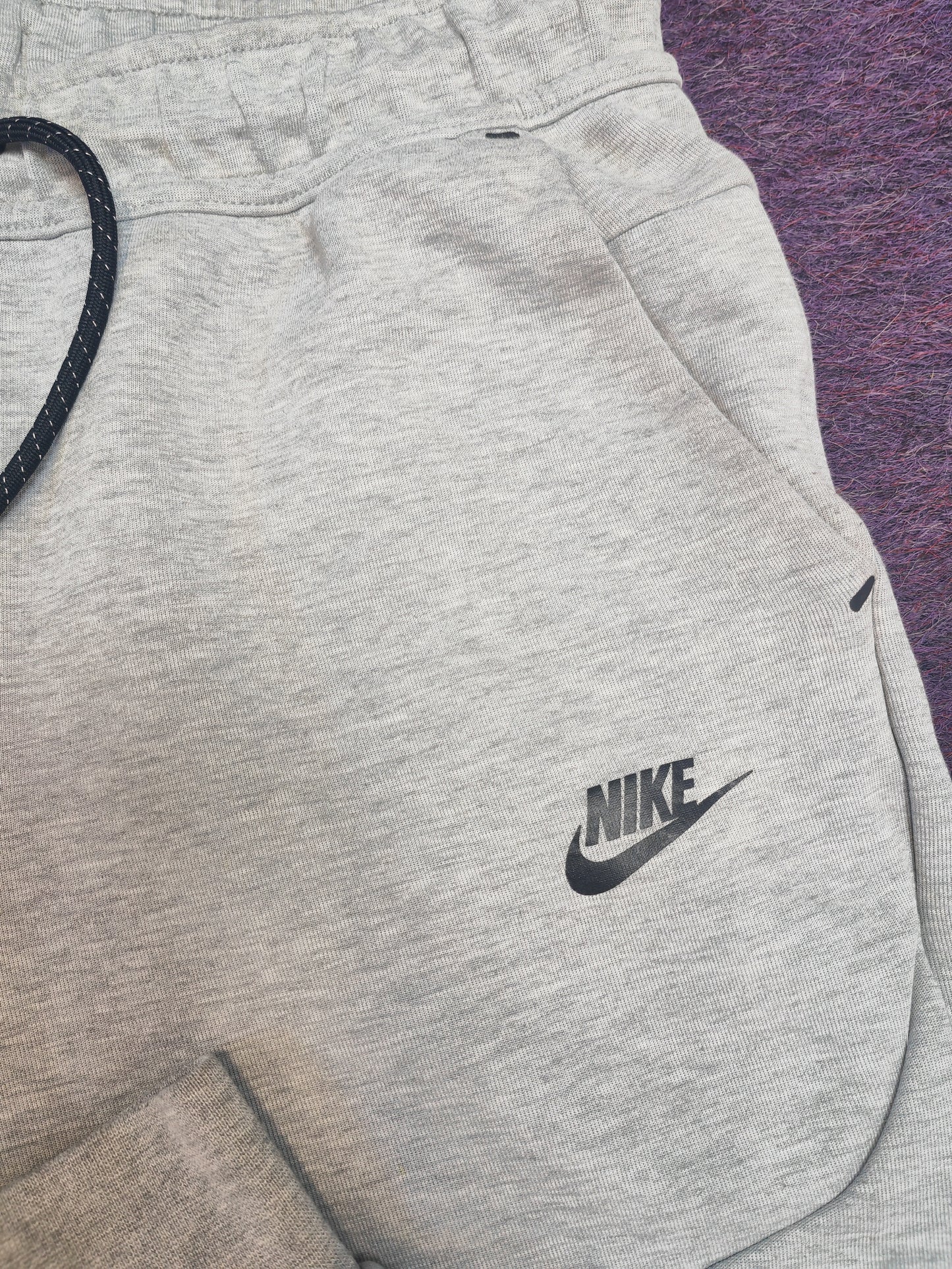 Nike Cuffed Leg Sweat Pants, Grey, Size Medium