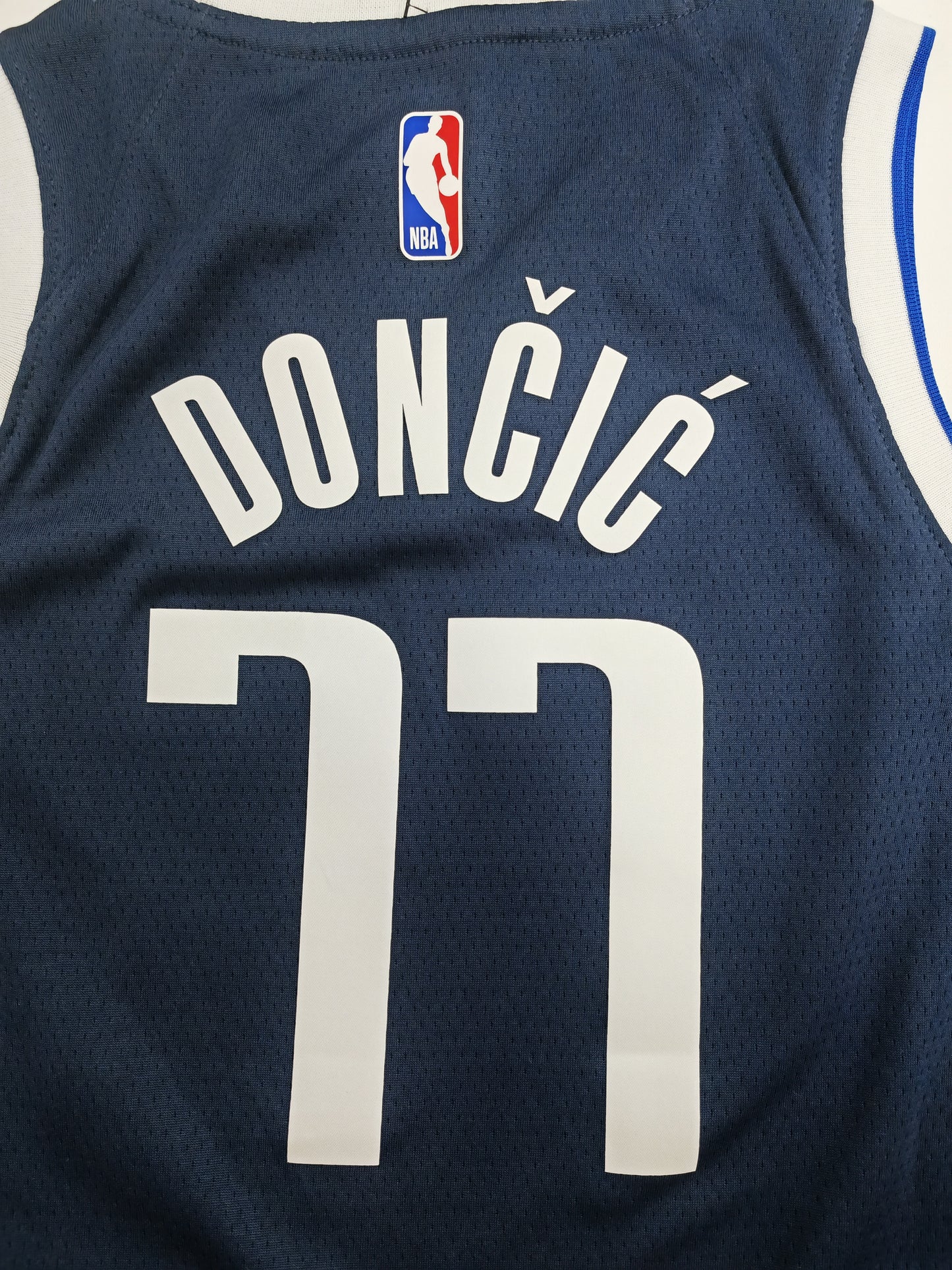 Youth Jordan Dallas Mavericks Statement Edition Jersey, #77 Doncic, Blue, YM
