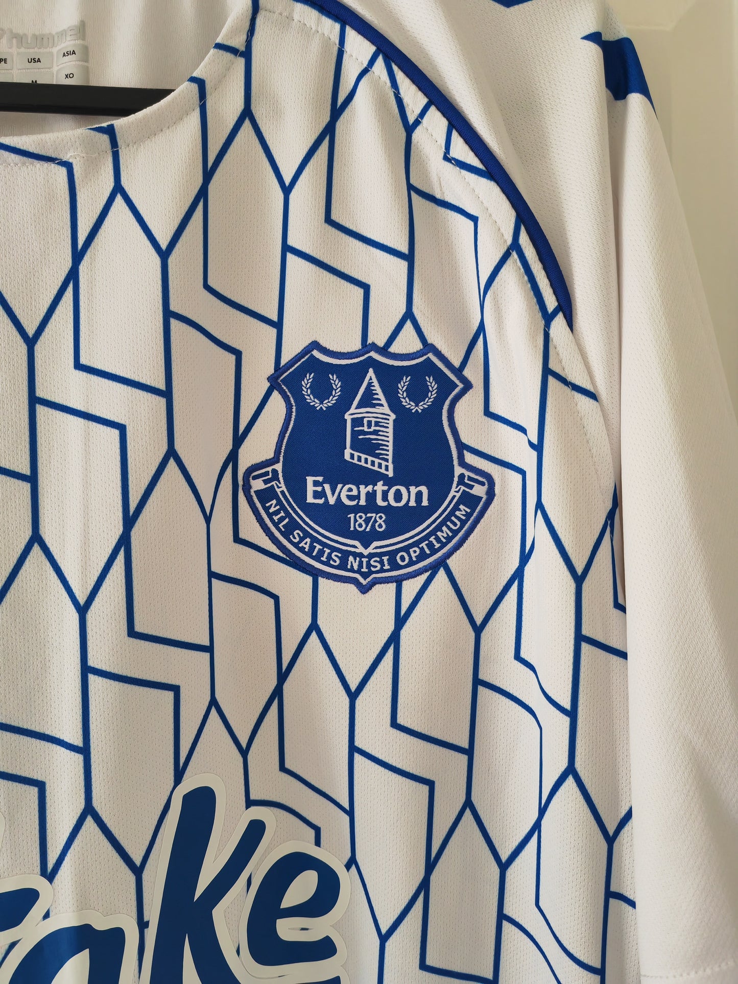 Hummel Everton FC 2023/24 Short Sleeve Training Shirt, White/Blue, Size Large