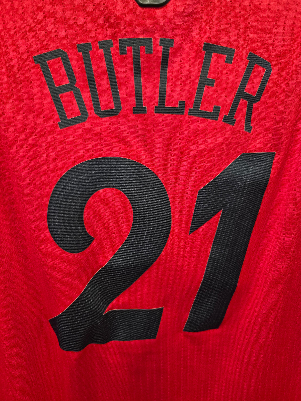 Youth Adidas Chicago Bulls Xmas Day Jersey, #21 Butler, Red, Size YM