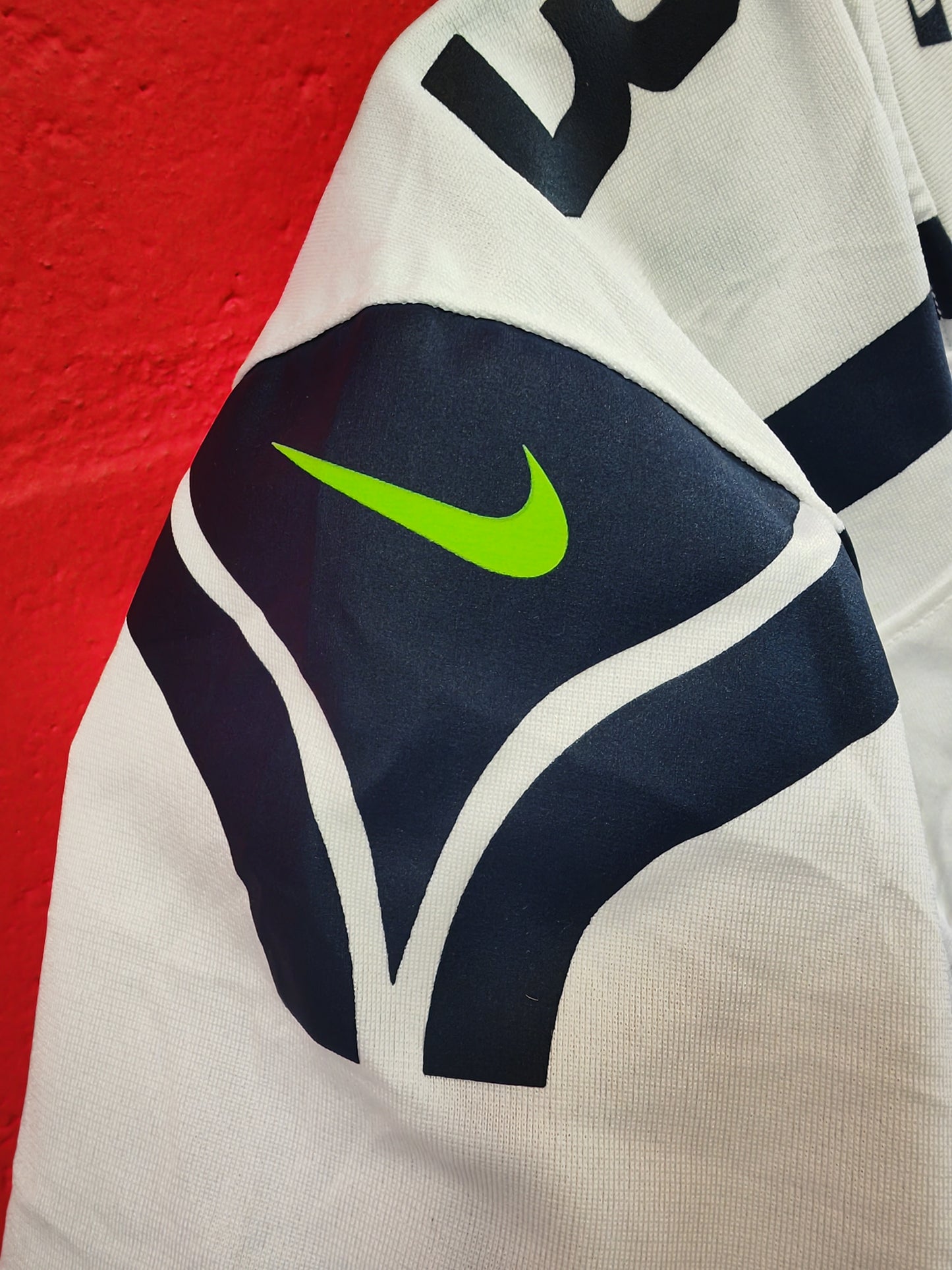 Women's Nike Seattle Seahawks NFL Jersey, #3 Wilson, White, Size XL