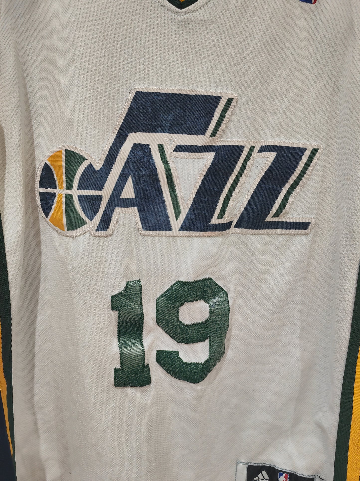 Adidas Utah Jazz NBA Basketball Jersey, #19 Bell, White, Size Medium