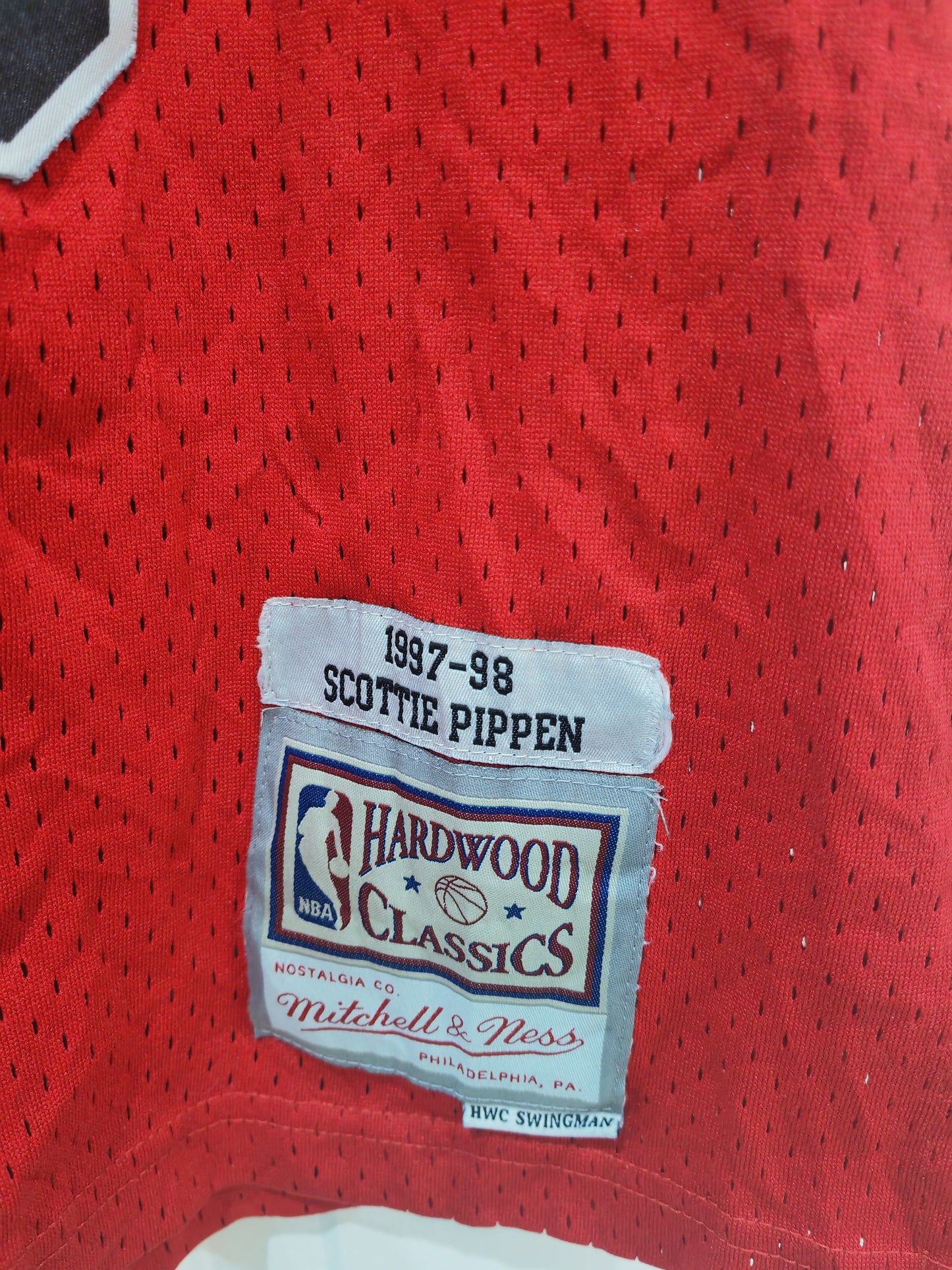 Mitchell & Ness Chicago Bulls NBA Jersey, #33 Pippen, Red, Size Medium
