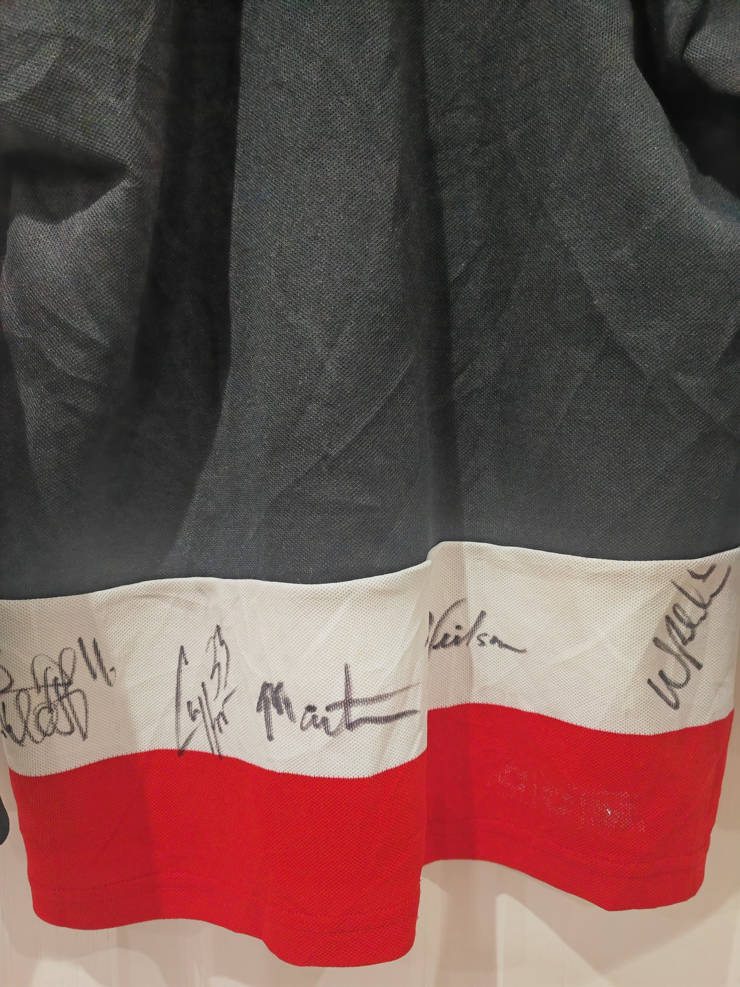 Youth CCM Ottawa Senators NHL Signed Hockey Jersey, Black, Size YS/M