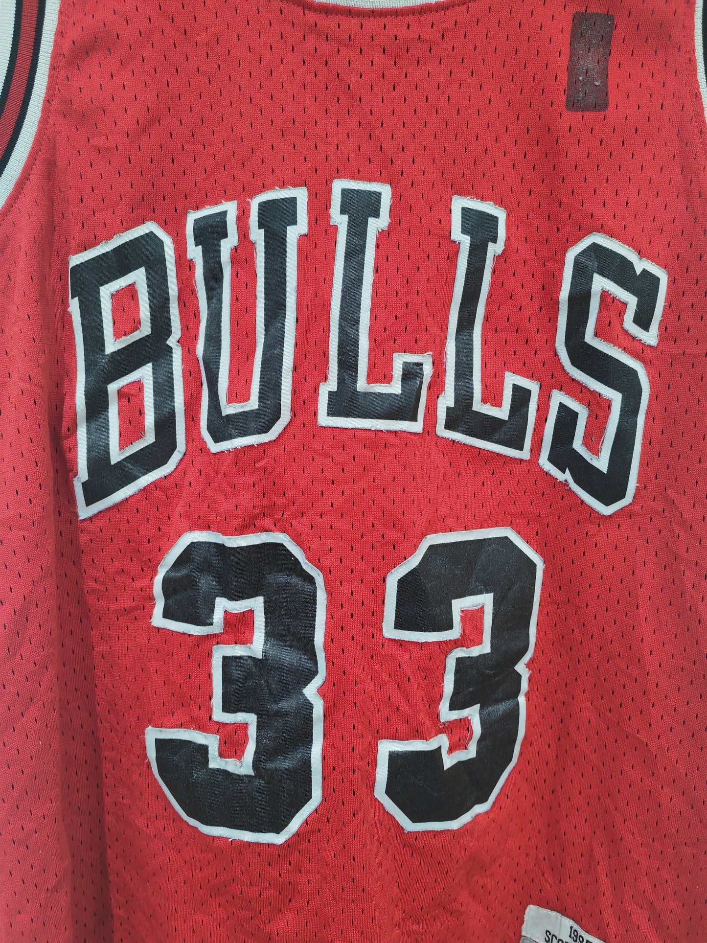 Mitchell & Ness Chicago Bulls NBA Jersey, #33 Pippen, Red, Size Medium